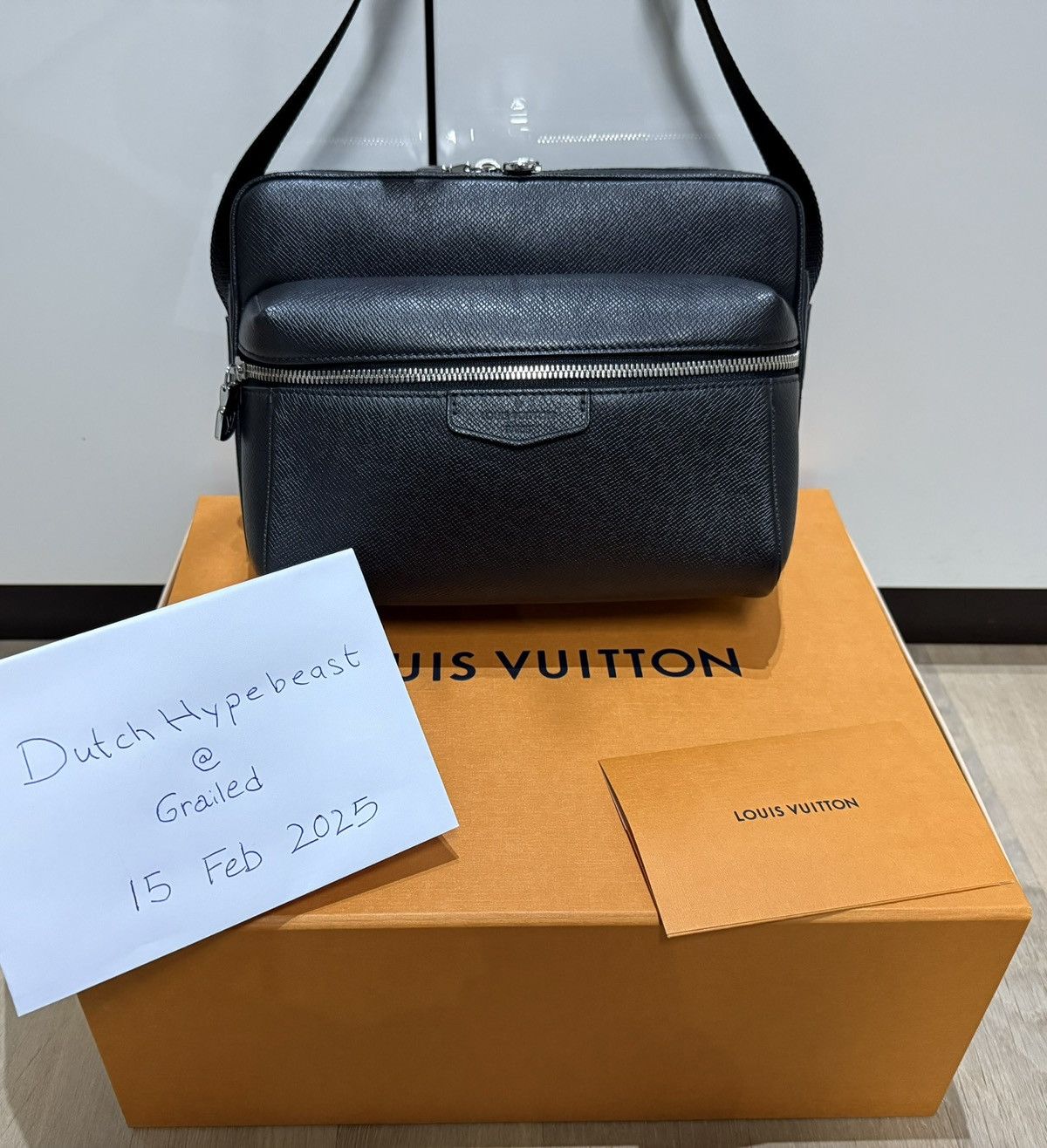 Louis Vuitton Louis Vuitton Outdoor Messenger PM Taiga Noir Size ONE SIZE - 1 Thumbnail