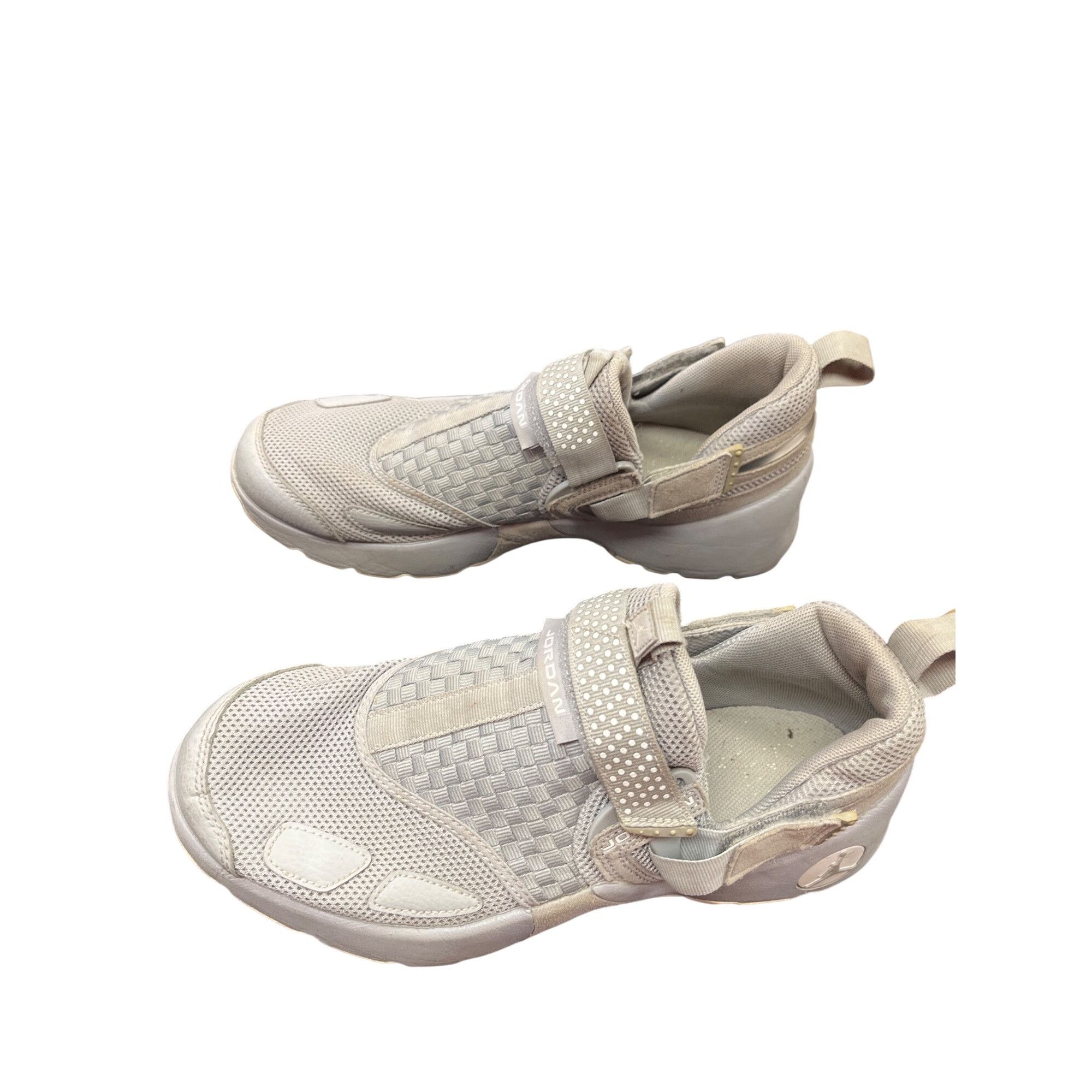 Nike Nike Jordan Trunner LX Wolf mens gray sneakers sz 9 SKU 9929 Size US 9 / EU 42 - 4 Thumbnail