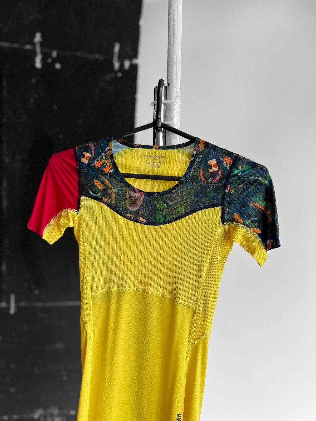 Designer × Reebok Reebok Crossfit Shadow II Womens Compression Baselayer Shirt Size S / US 4 / IT 40 - 2 Thumbnail