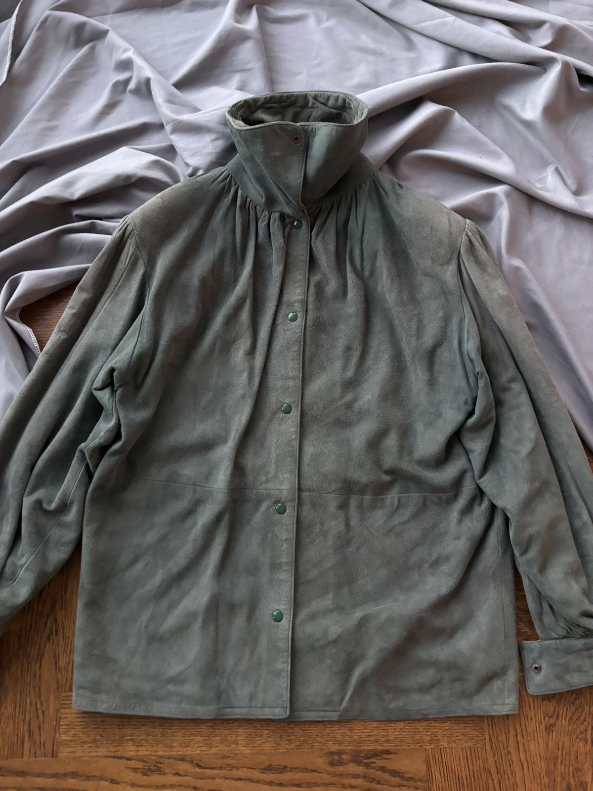 Vintage 1970s Suede Coat Vintage Sage Green Cropped Jacket Pleat 70s Size M / US 6-8 / IT 42-44 - 2 Thumbnail