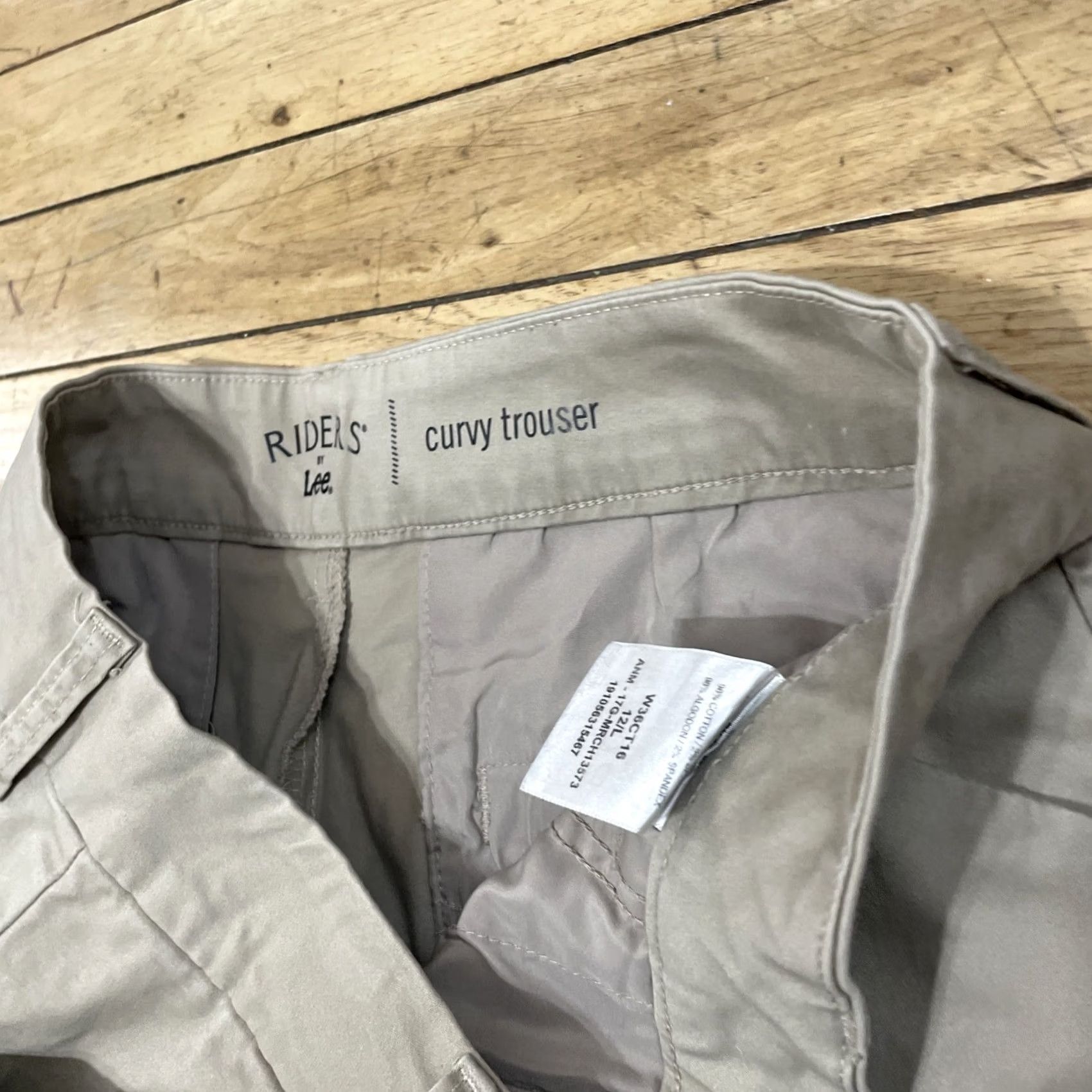 Vintage VINTAGE RIDERS Lee Curvy Flare Trouser Pants Women 12/L Bootcut Khaki Stretch 12 32x34 Size 34" / US 12 / IT 48 - 5 Thumbnail