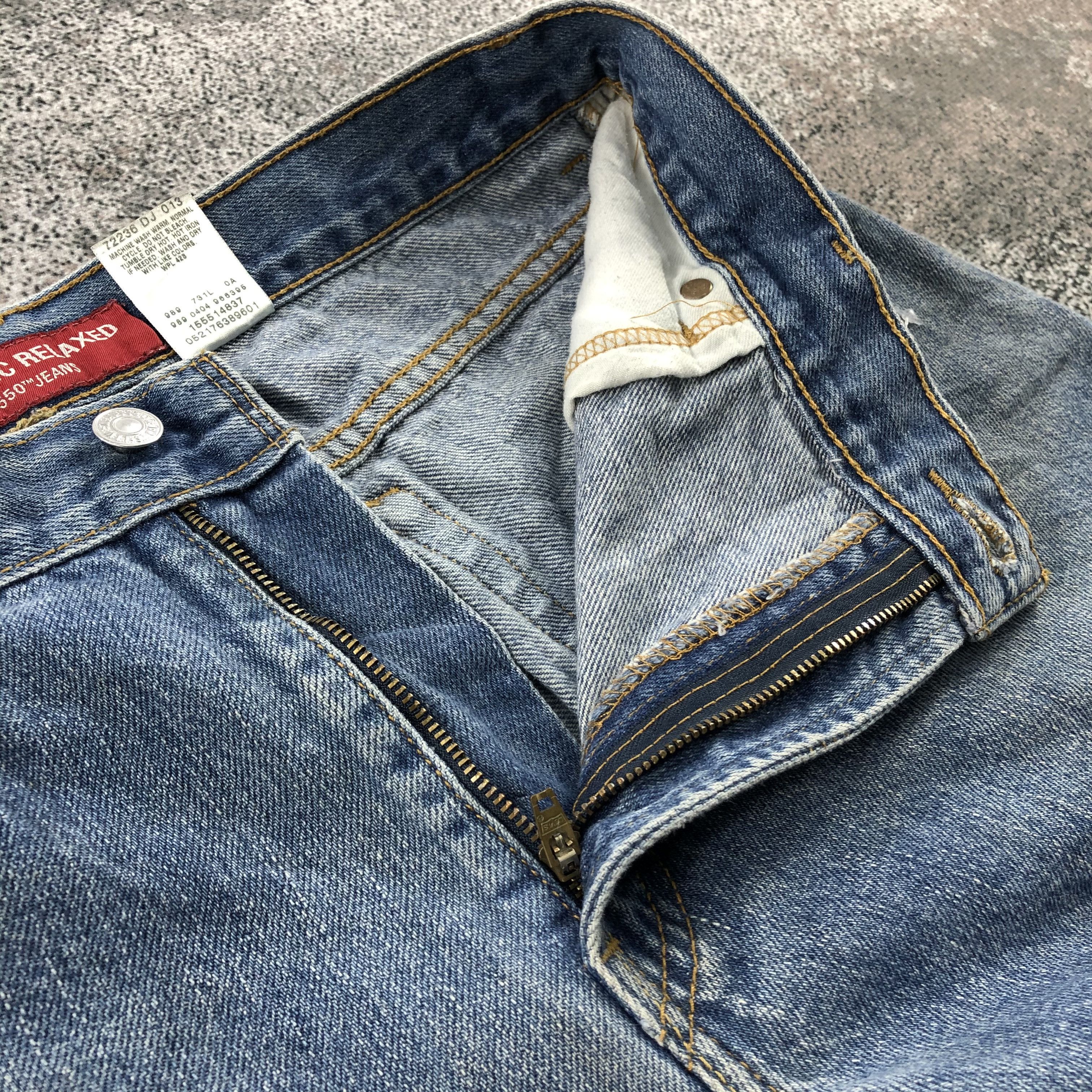 Levi's Vintage Levis 550 Jeans Dirty Blue Wash Denim KJ589 Size US 32 / EU 48 - 7 Thumbnail