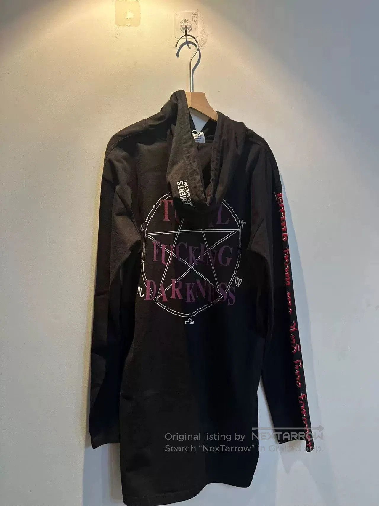 Vetements Vetements Graphic Long Hoodie Sweatshirt. Size US S / EU 44-46 / 1 - 2 Thumbnail