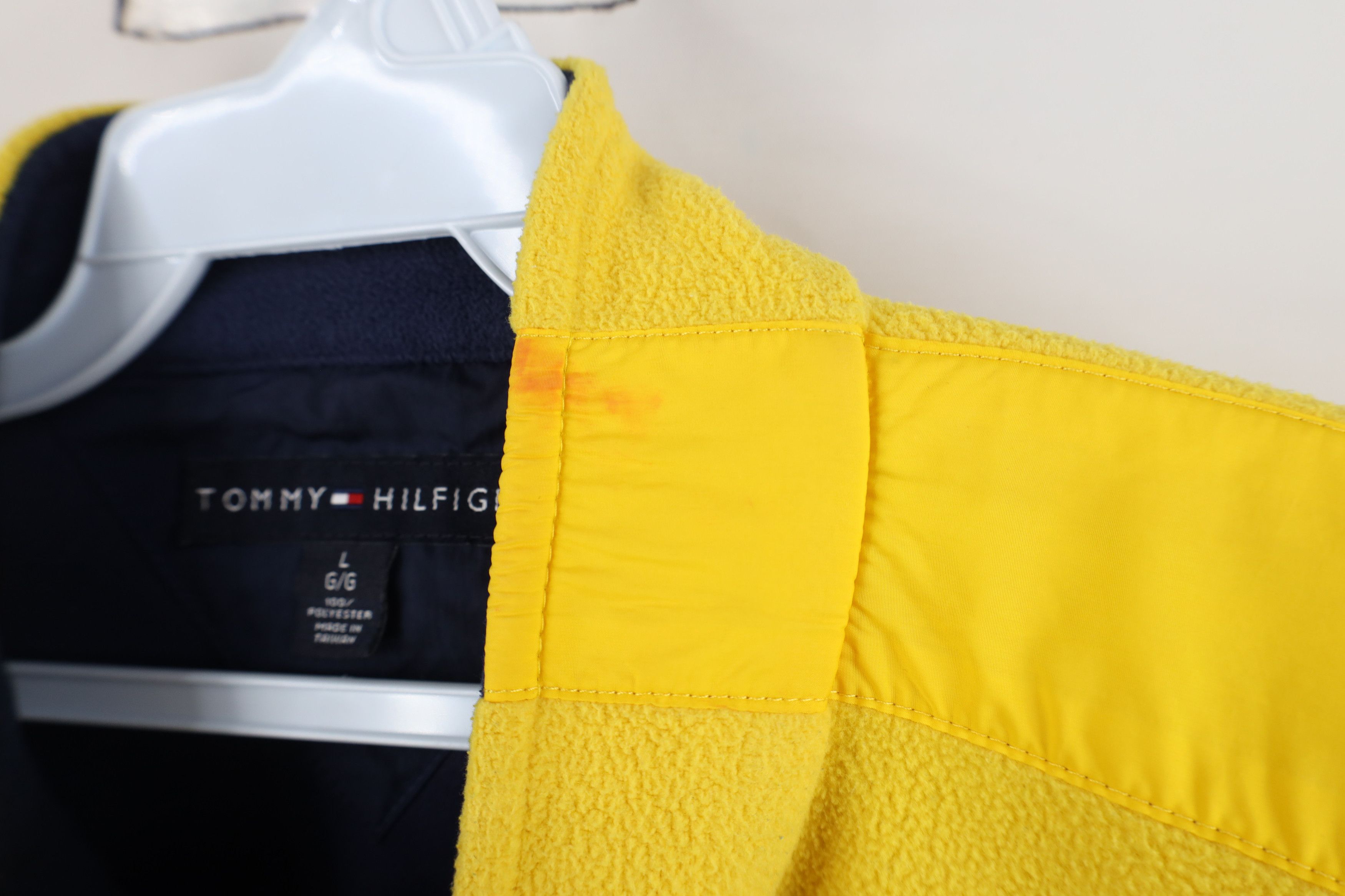 Tommy Hilfiger Vintage Tommy Hilfiger Full Zip Fleece Vest Jacket Yellow Size US L / EU 52-54 / 3 - 7 Thumbnail