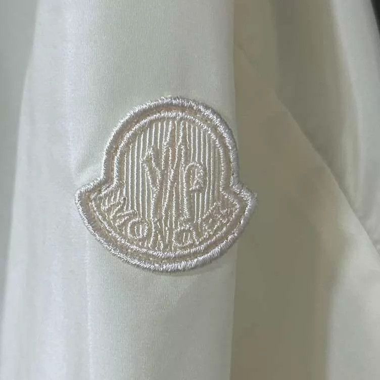 Moncler Moncler new cream logo arm sun protection jacket Size S / US 4 / IT 40 - 5 Thumbnail
