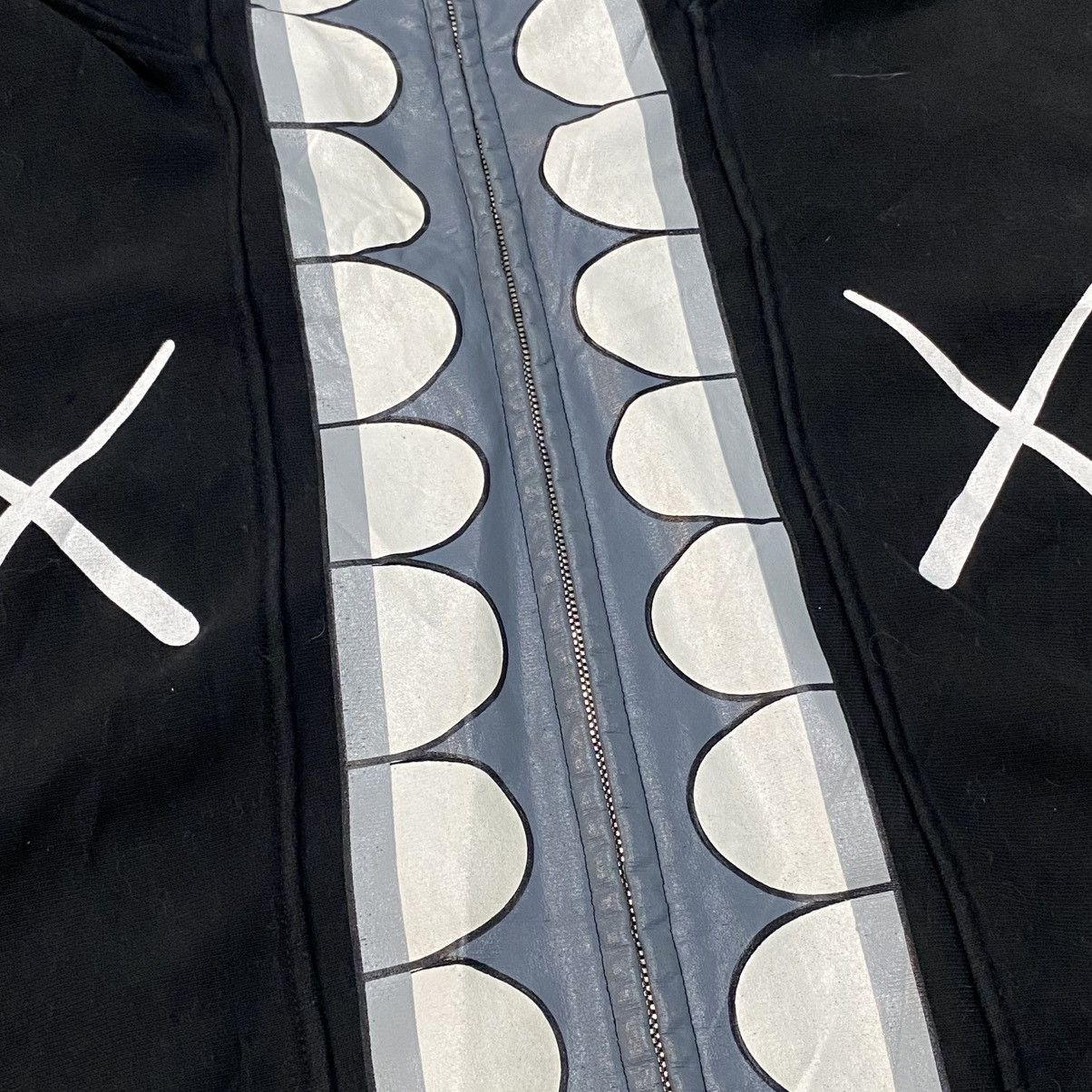 Bape × Kaws Bape X Kaws Black Hoodie Chomper Size US L / EU 52-54 / 3 - 7 Thumbnail