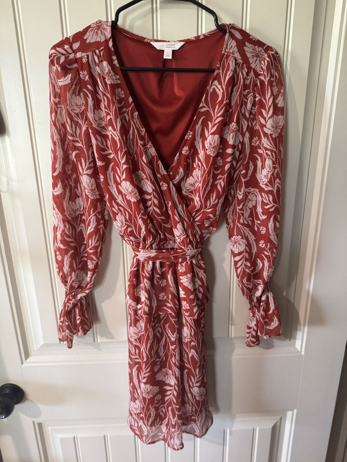 Lauren Conrad LAUREN CONRAD Red/Cream Floral Wrap Dress, Belted Size S / US 4 / IT 40 - 3 Thumbnail