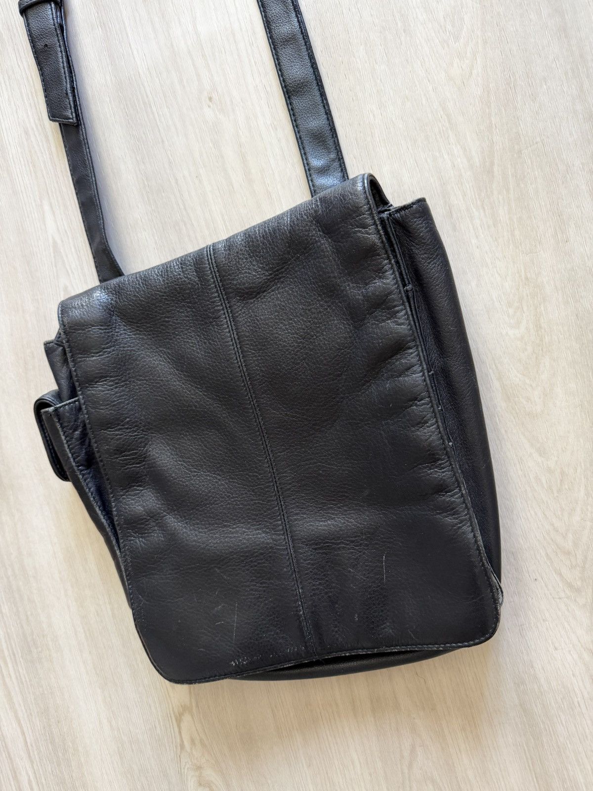 Liz Claiborne Vintage CRAZY HORSE Leather Crossbody Brown Shoulder Bag Size ONE SIZE - 3 Thumbnail