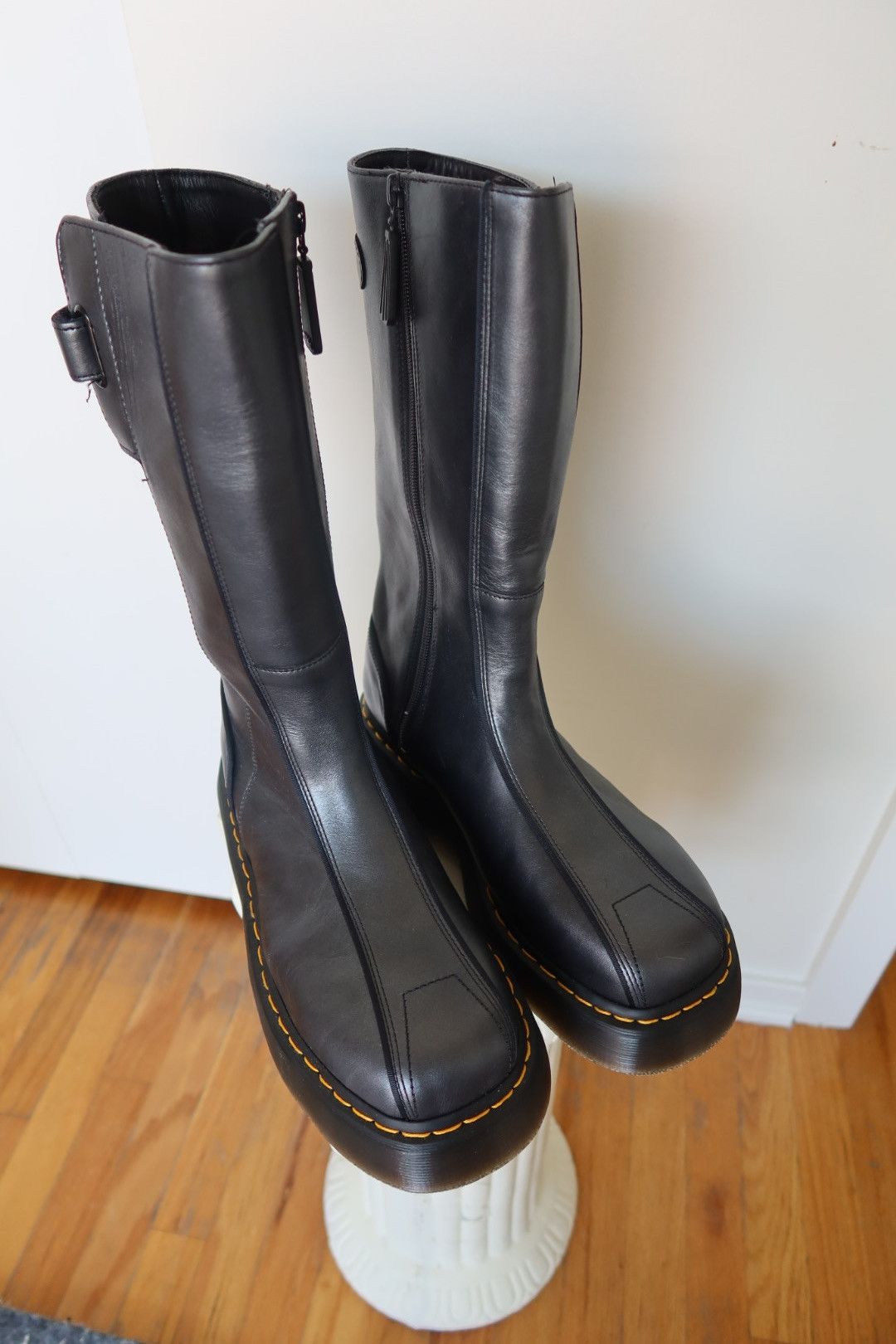 Dr. Martens Doc Marten Buzz Hi Tall Eclipse Leather Boots Size US 10 / IT 40 - 2 Thumbnail