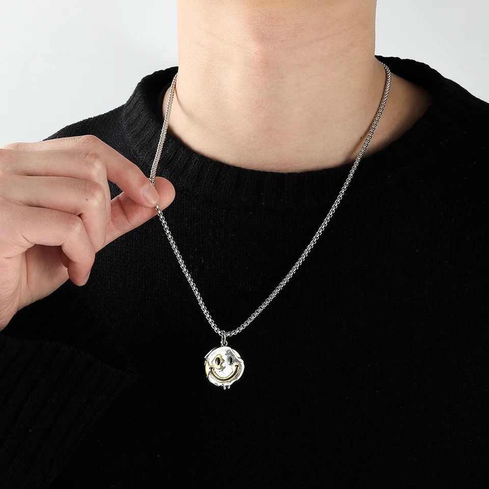 Jewelry Smile Mood Face Pendant Necklace Size ONE SIZE - 5 Thumbnail