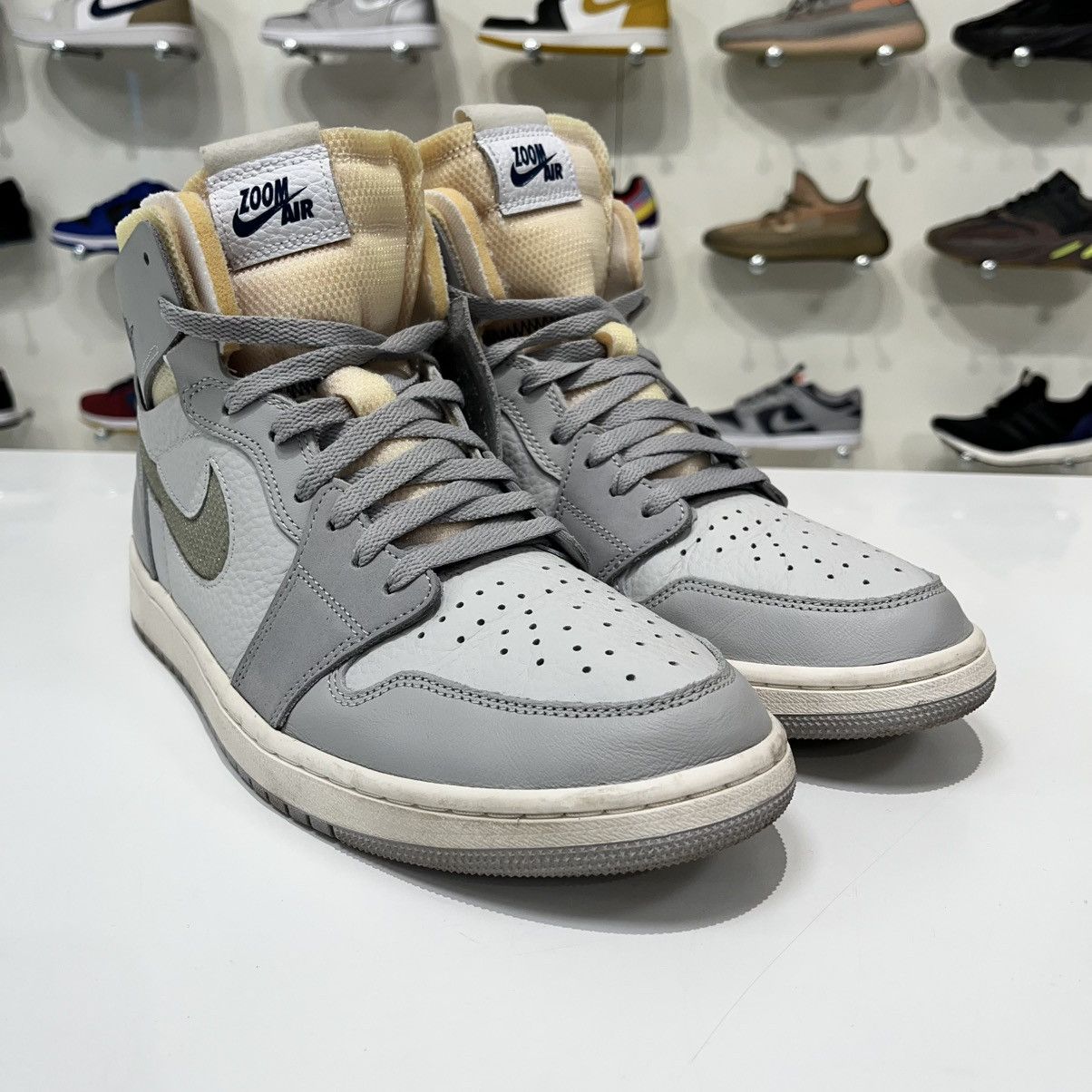 Nike Air Jordan 1 High Zoom Air CMFT London Size US 12 / EU 45 - 8 Thumbnail