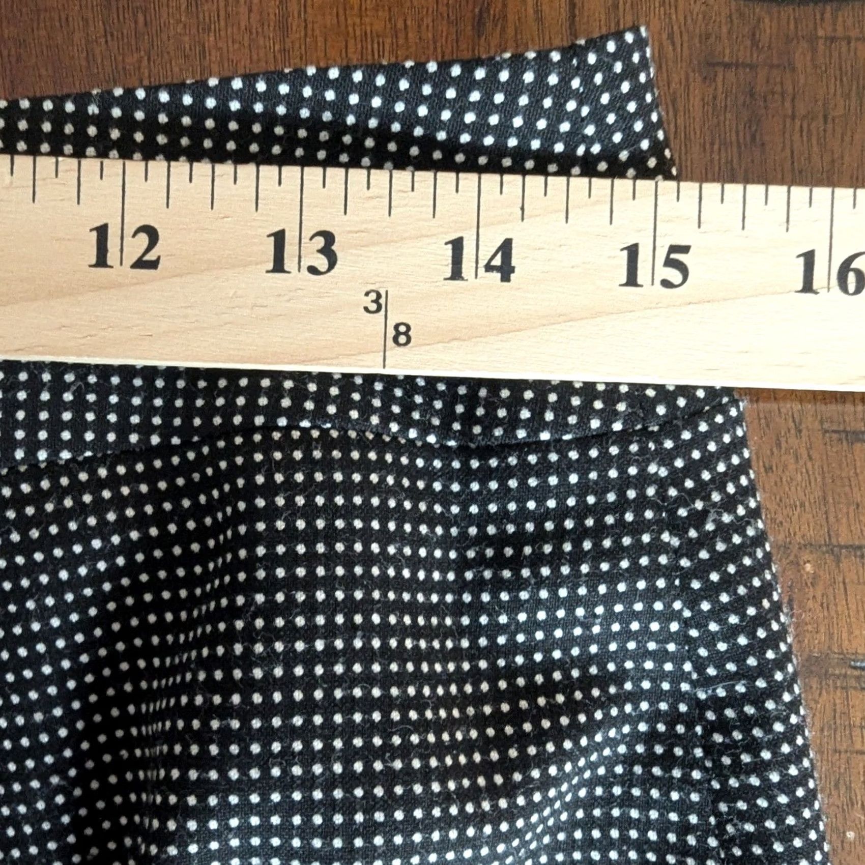 Banana Republic Banana Republic Skirt Black White Micro Dot Bow Pencil Woman Size 4 Knee Length Workwear Slit Lined Stretch Pattern: Polka Dot Bow Accent Size 27" / US 4 / IT 40 - 6 Thumbnail