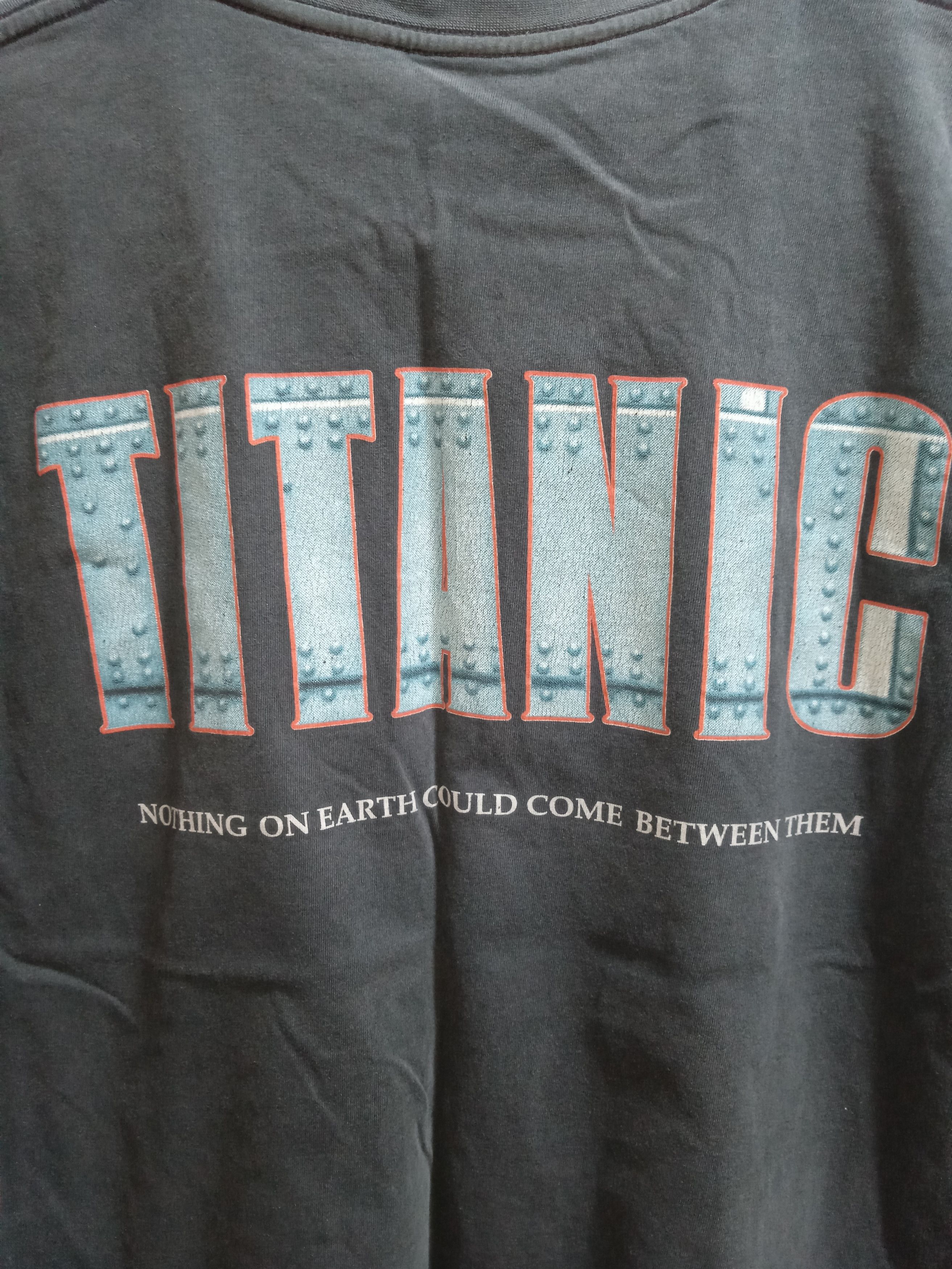 Vintage Vintage 90s Titanic Leonardo DiCaprio Bootleg T Shirt Size US M / EU 48-50 / 2 - 7 Thumbnail