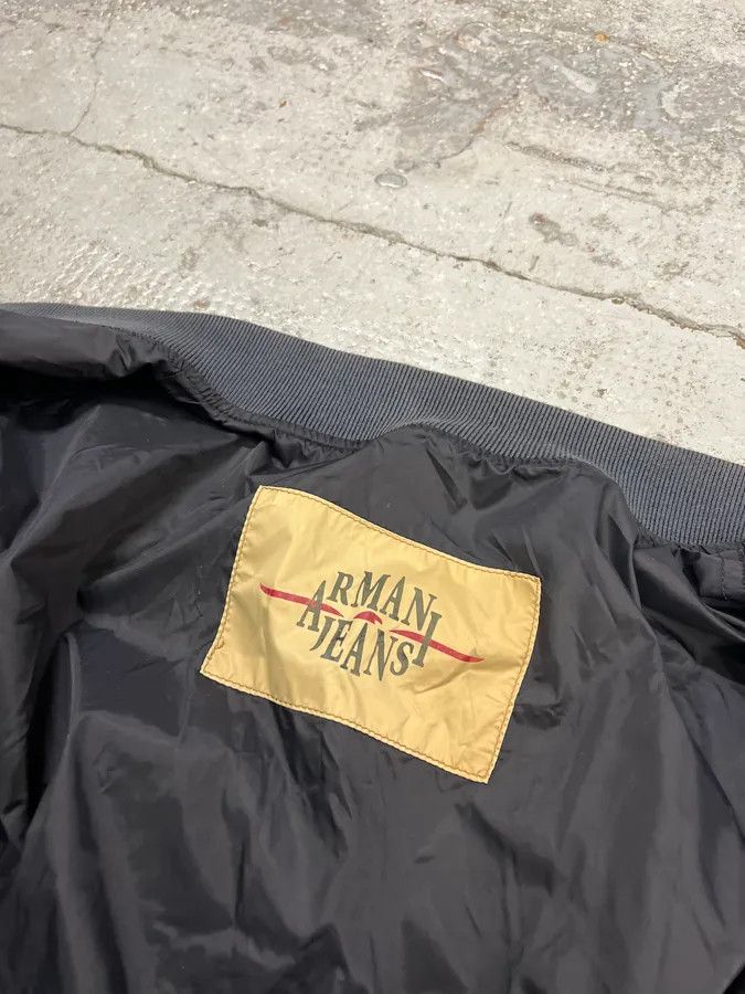 Armani 1990s Armani Réversible Beige & Navy Nylon Bomber Jacket Size US S / EU 44-46 / 1 - 14 Thumbnail