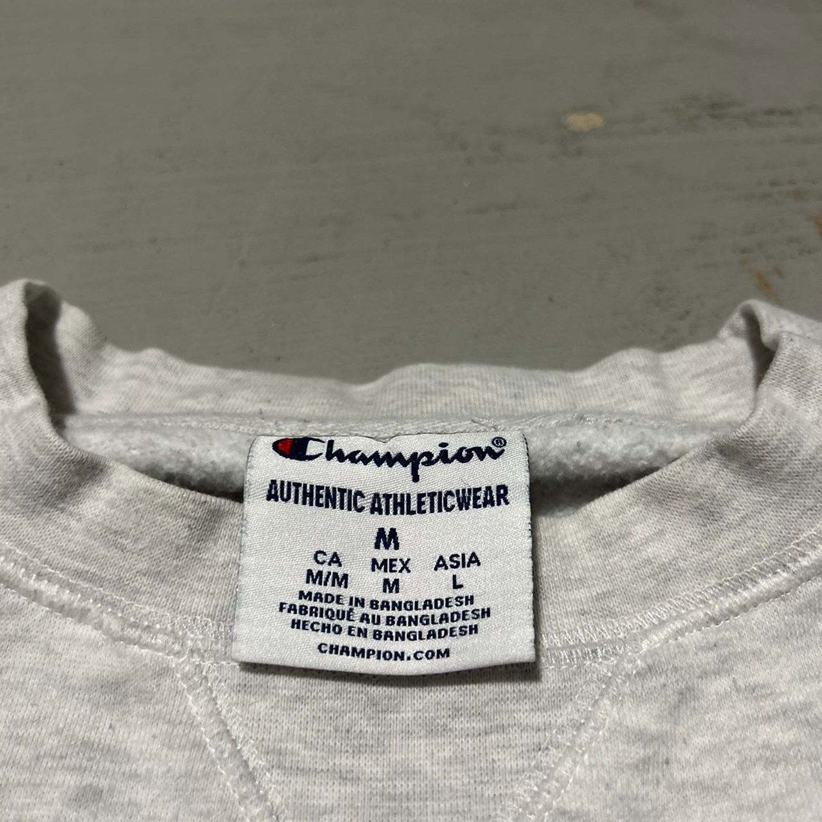 Champion Vintage Ash Grey University of Arkansas Razorbacks Champion Size US M / EU 48-50 / 2 - 4 Thumbnail