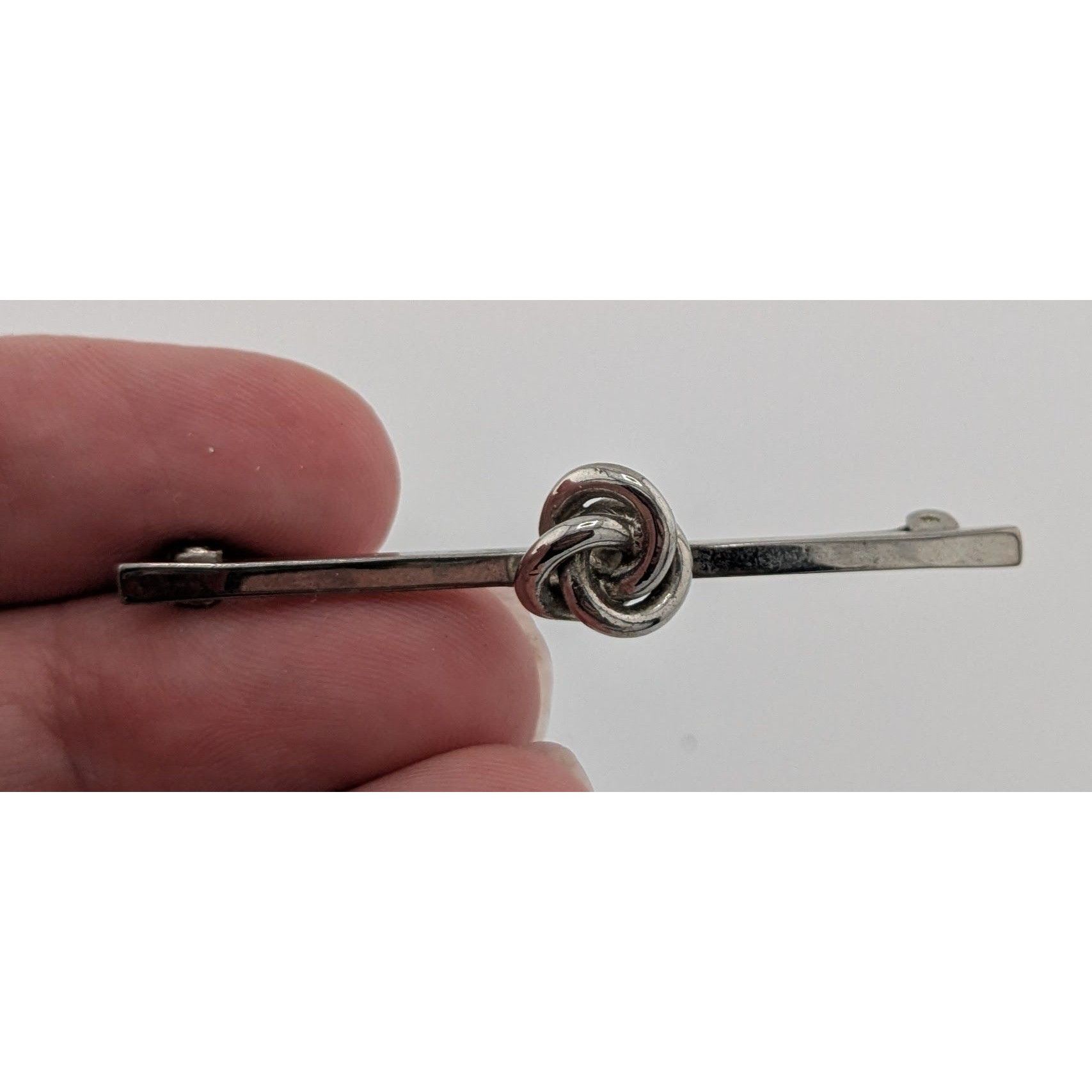 Other Vintage Minimalist Silver Tone Bar With Knot Brooch Size ONE SIZE - 1 Thumbnail