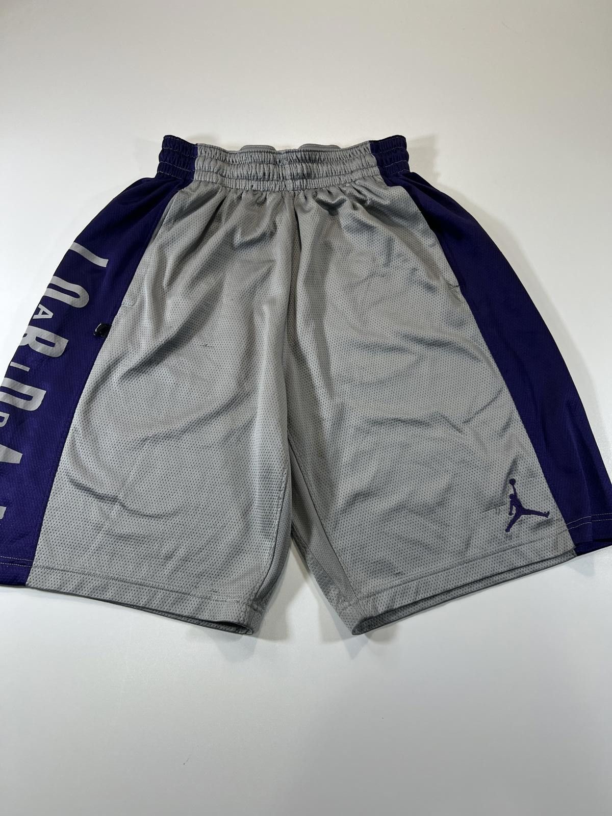 Jordan Brand Jordan Men's Basketball Shorts Grey and Purple Size US 32 / EU 48 - 1 Thumbnail