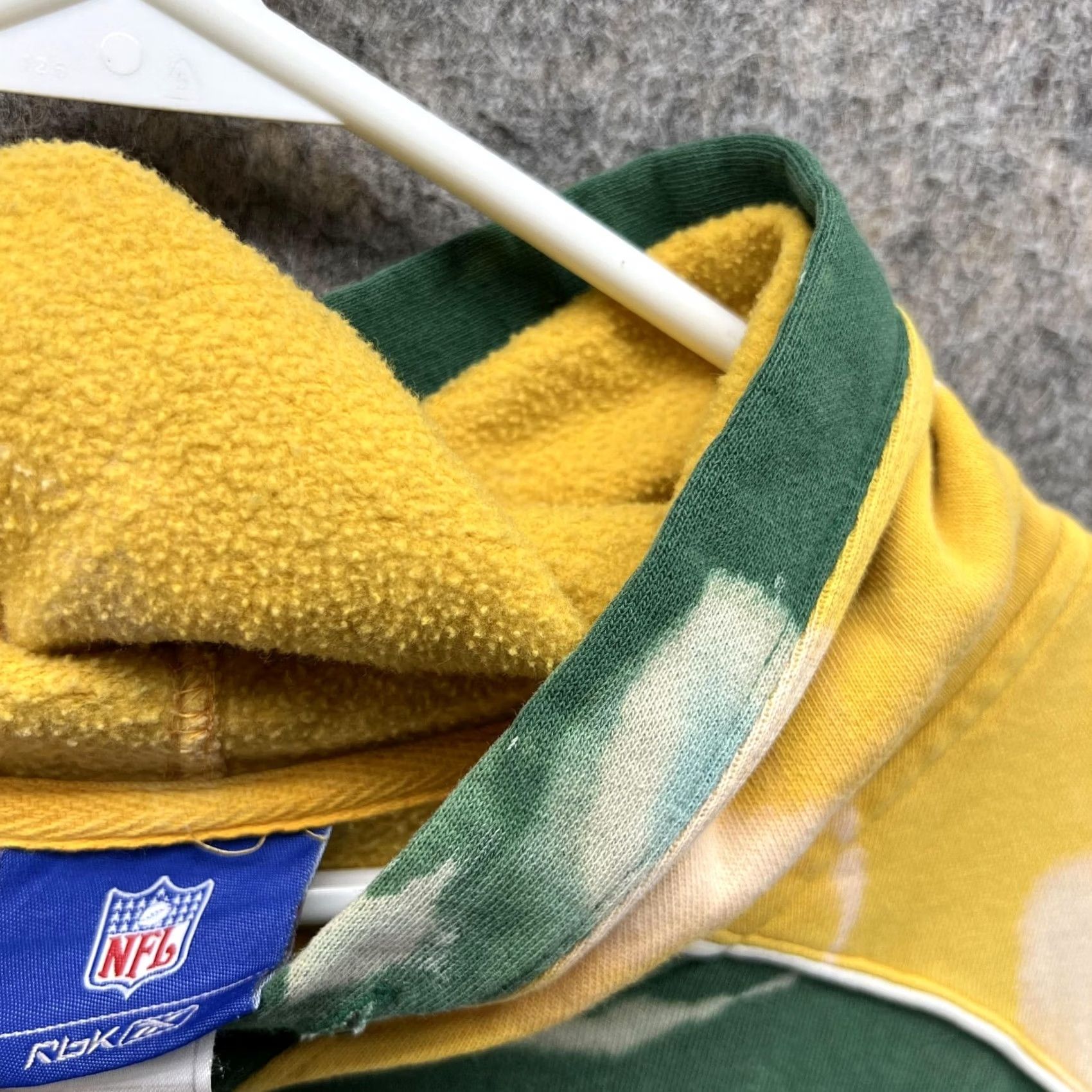 Reebok VINTAGE Reebok Green Bay Packers Sweater Men XL Hooded Jacket NFL Green Logo Pullover Knit Fleece Casual Winter/Fall/Spring/Summer Mens Size US XL / EU 56 / 4 - 6 Thumbnail