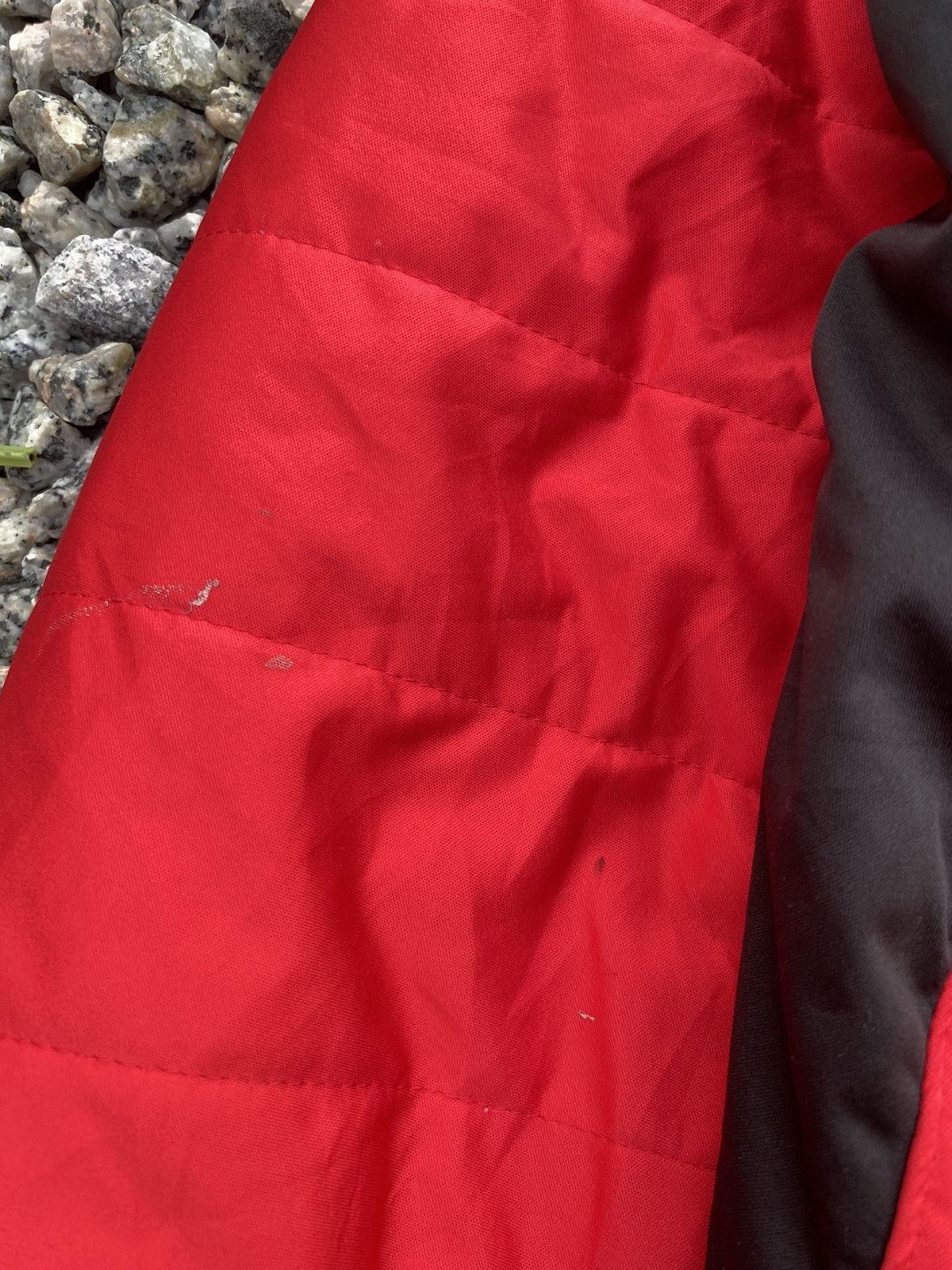 Vintage Vintage Burtle Full Zipper Puffer Jacket Red Size US L / EU 52-54 / 3 - 13 Thumbnail