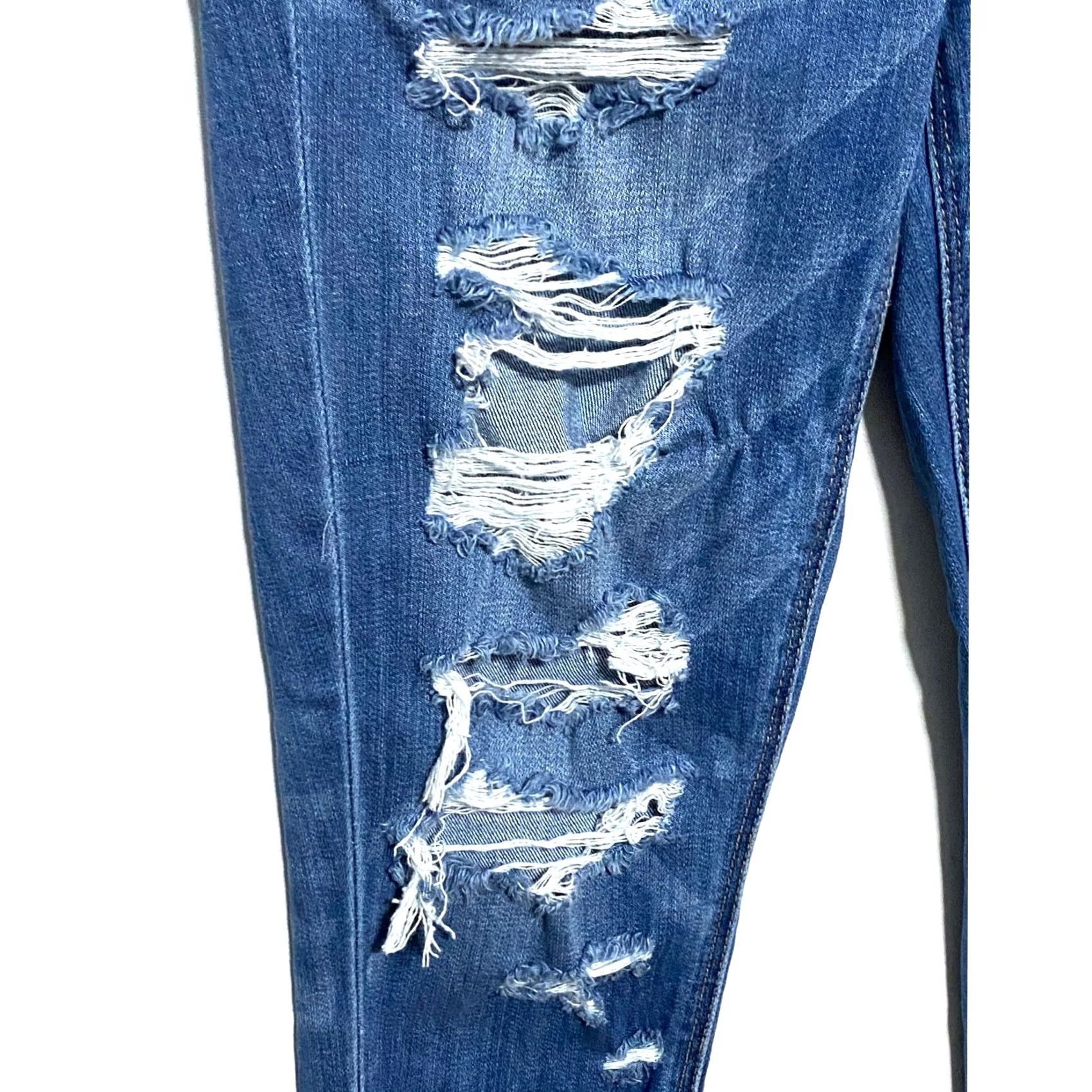 American Eagle Outfitters American Eagle Jeans Women 2 X-Short Button Fly Distressed Grunge Tomgirl 5-Pocket Denim Jeans Size 26" / US 2 / IT 38 - 4 Thumbnail