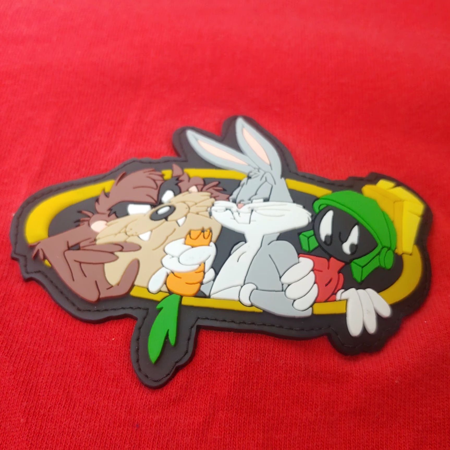Vintage VINTAGE Warner Bros T-Shirt 90s Cartoon Looney Tunes Bugs Bunny Marvin the Martian Red Adult Medium Mens Size US M / EU 48-50 / 2 - 5 Thumbnail