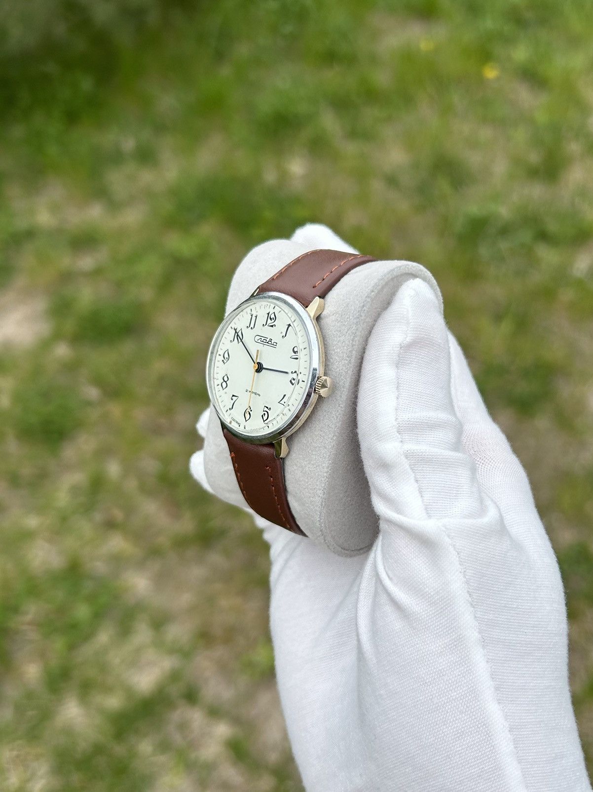 Vintage Vintage Watch Slava Soviet USSR Mechanical Wristwatch 1980s Size ONE SIZE - 16 Thumbnail