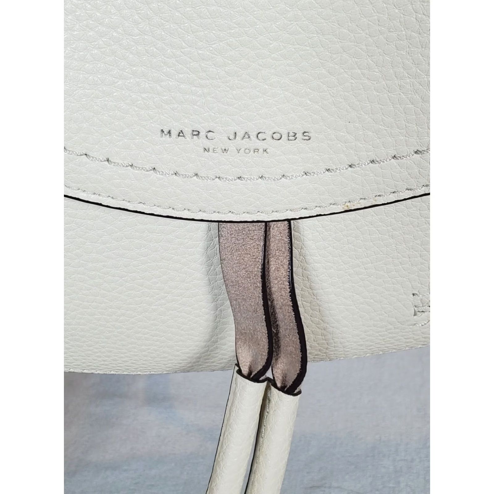 Marc Jacobs Marc Jacobs Maverick Shoulder Bag Cream Pebbled Leather Flap Front Saddle Bag Womens medium Canvas Leather EUC Size ONE SIZE - 5 Thumbnail