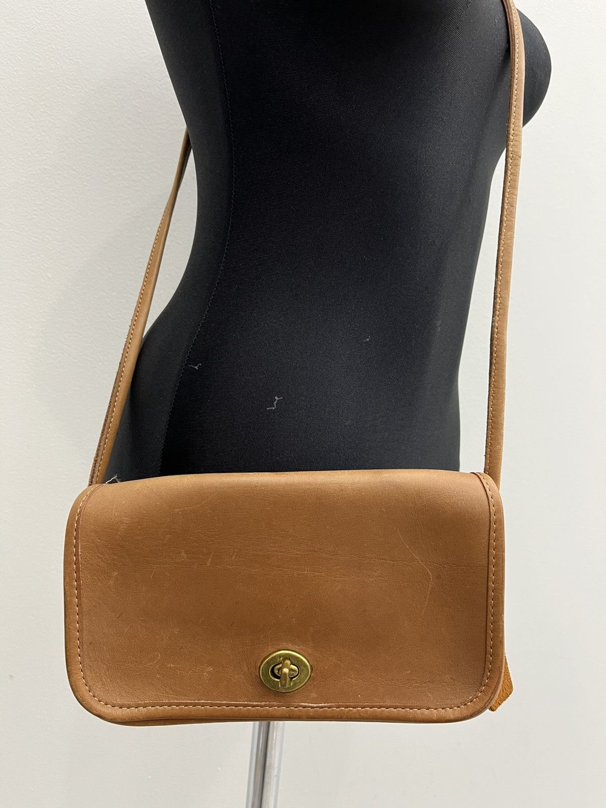 Coach Vintage Coach Leather Turnlock Convertible Shoulder Bag Size ONE SIZE - 2 Thumbnail
