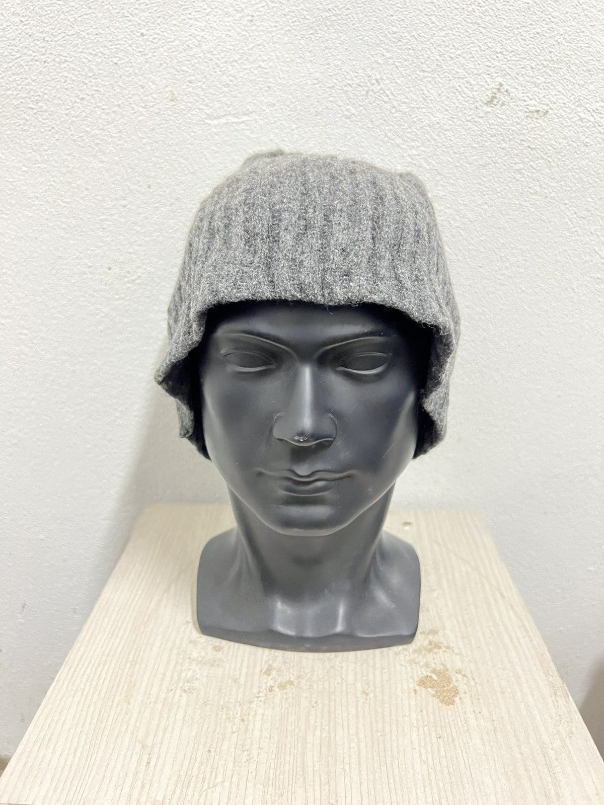 Japanese Brand Japanese Brand Uniqlo Plain Beanie Hat Size ONE SIZE - 2 Thumbnail