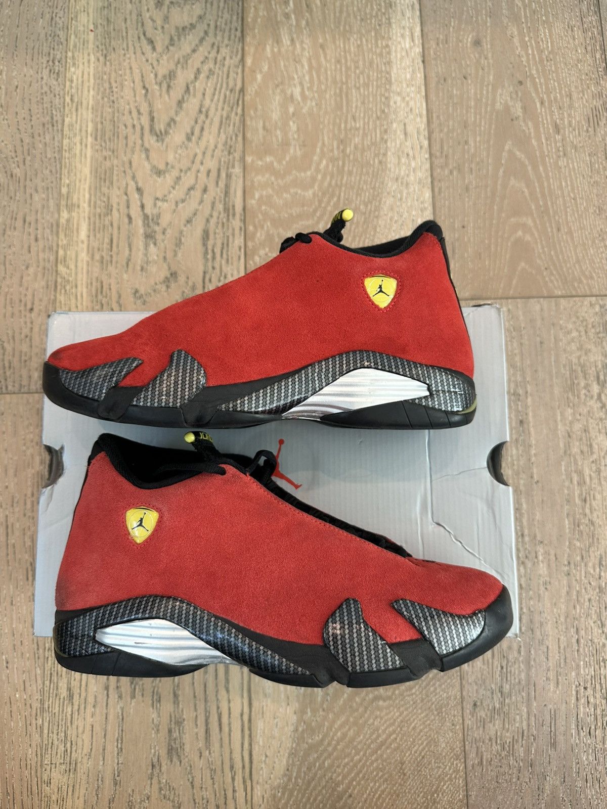 Jordan Brand Jordan 14 Retro Ferrari (2025) Size US 8.5 / EU 41-42 - 4 Thumbnail
