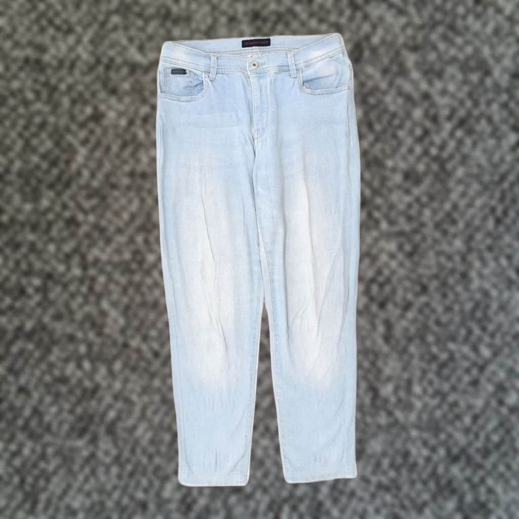 Trussardi VINTAGE TRUSSARDI Womens Tapered Jeans W28 L27 Blue XD18 Size 28" / US 6 / IT 42 - 1 Thumbnail