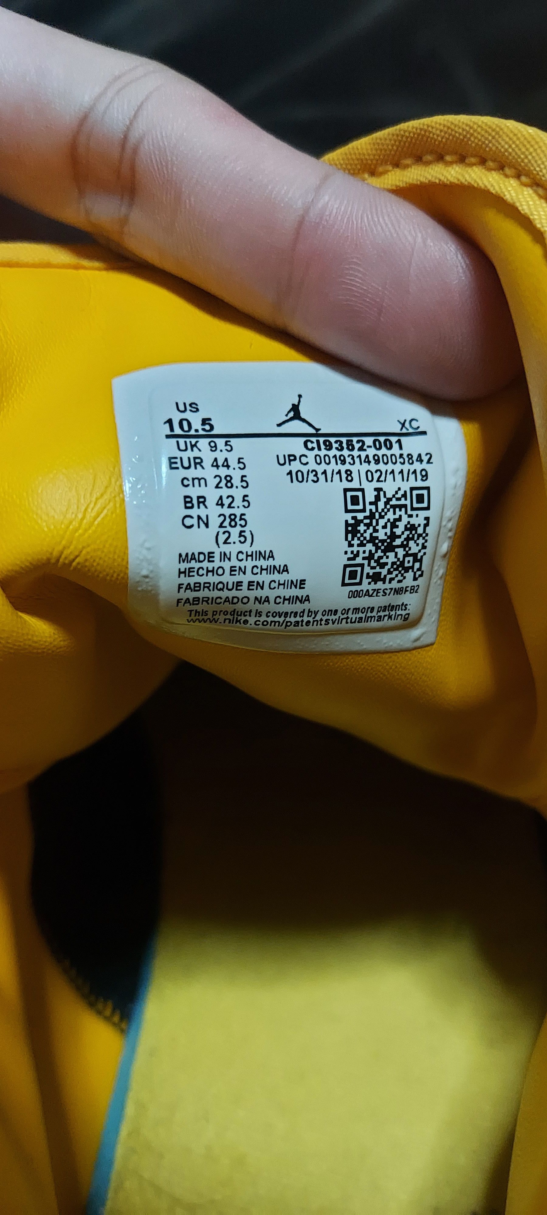 Other Air jordan 1 mid se black university gold Size US 11.5 / EU 44-45 - 6 Thumbnail