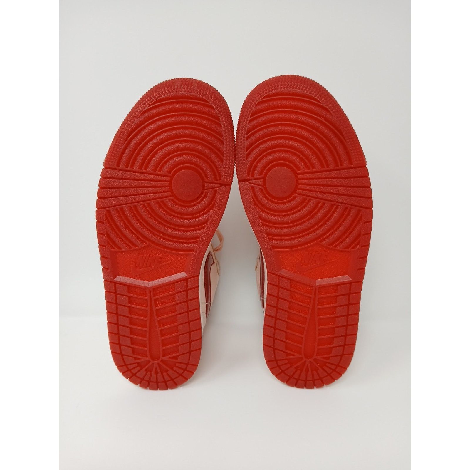 Jordan Brand Nike Air Jordan 1 SE Low Patent Valentine's Day Women Sz 6.5 Size US 6.5 / IT 36.5 - 12 Thumbnail