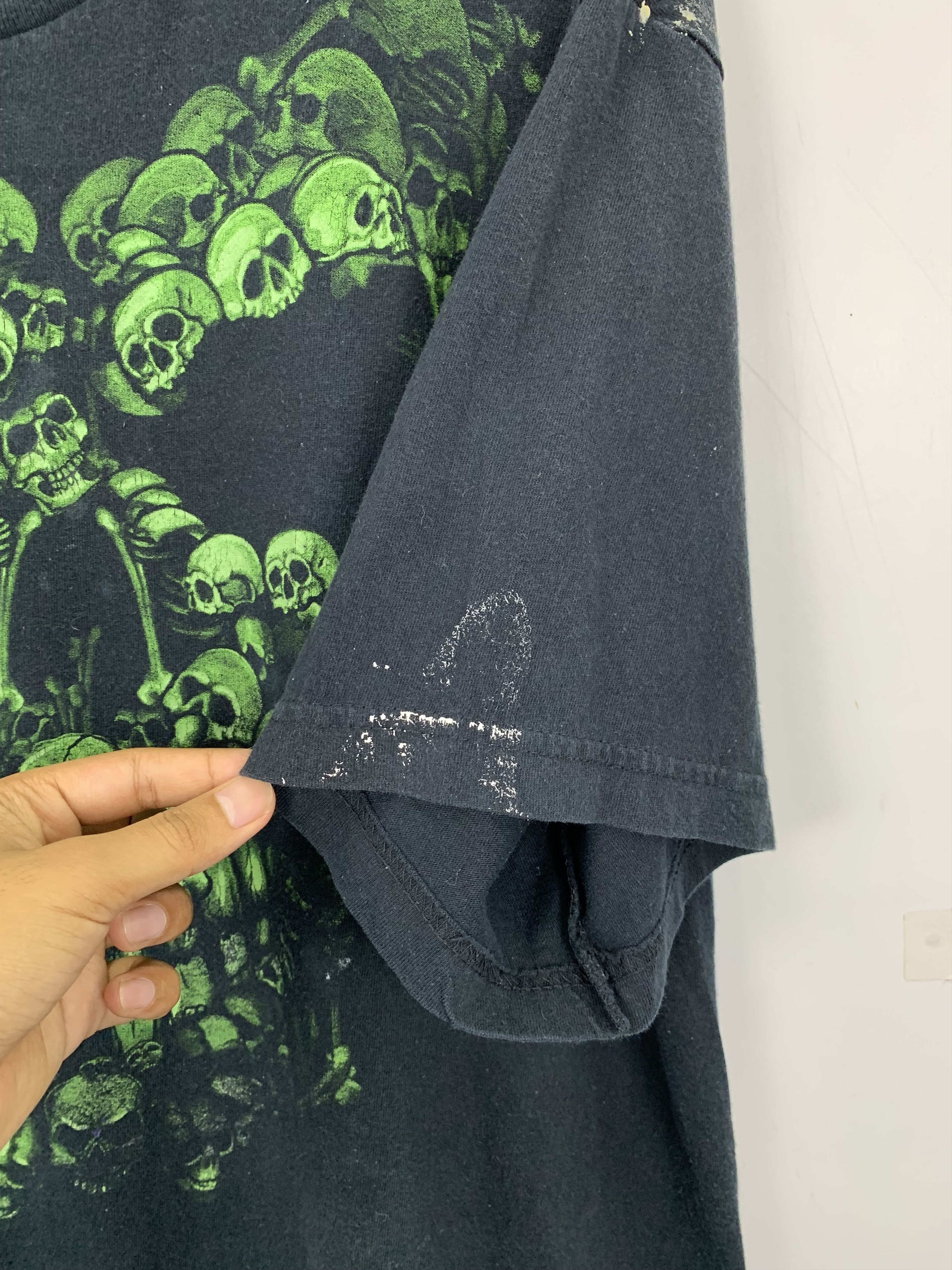 Vintage Vintage Skulls Glow In The Dark T Shirt TA0141 Size US L / EU 52-54 / 3 - 10 Thumbnail