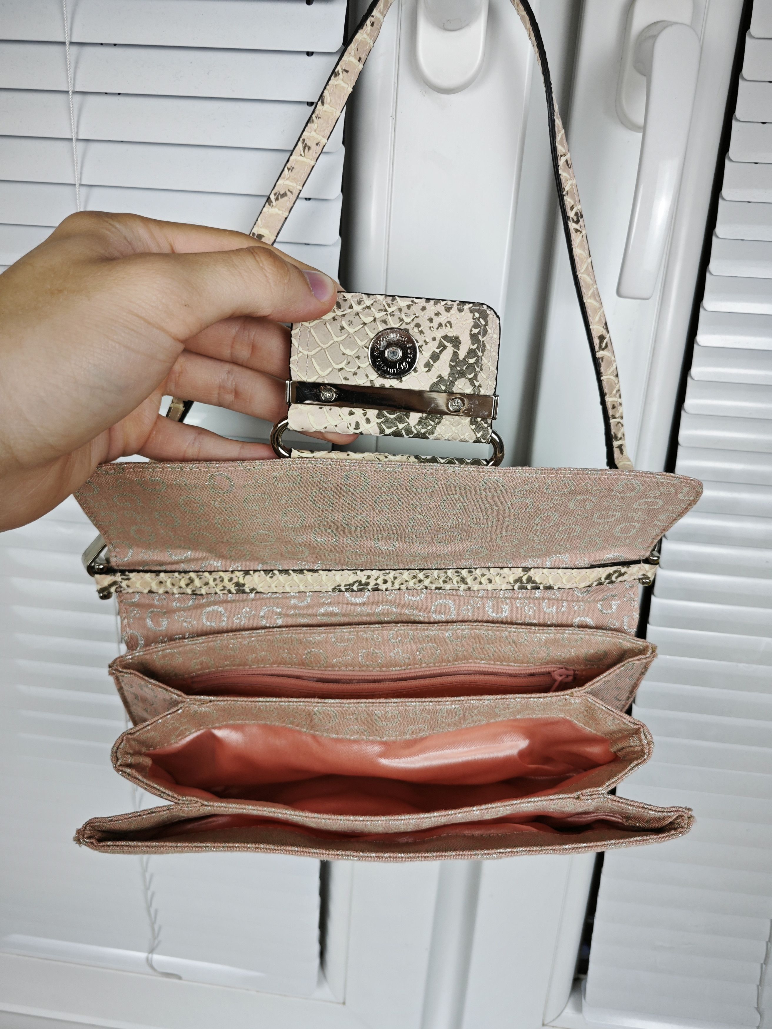 Guess Guess Vintage Y2K Bag Size ONE SIZE - 4 Thumbnail