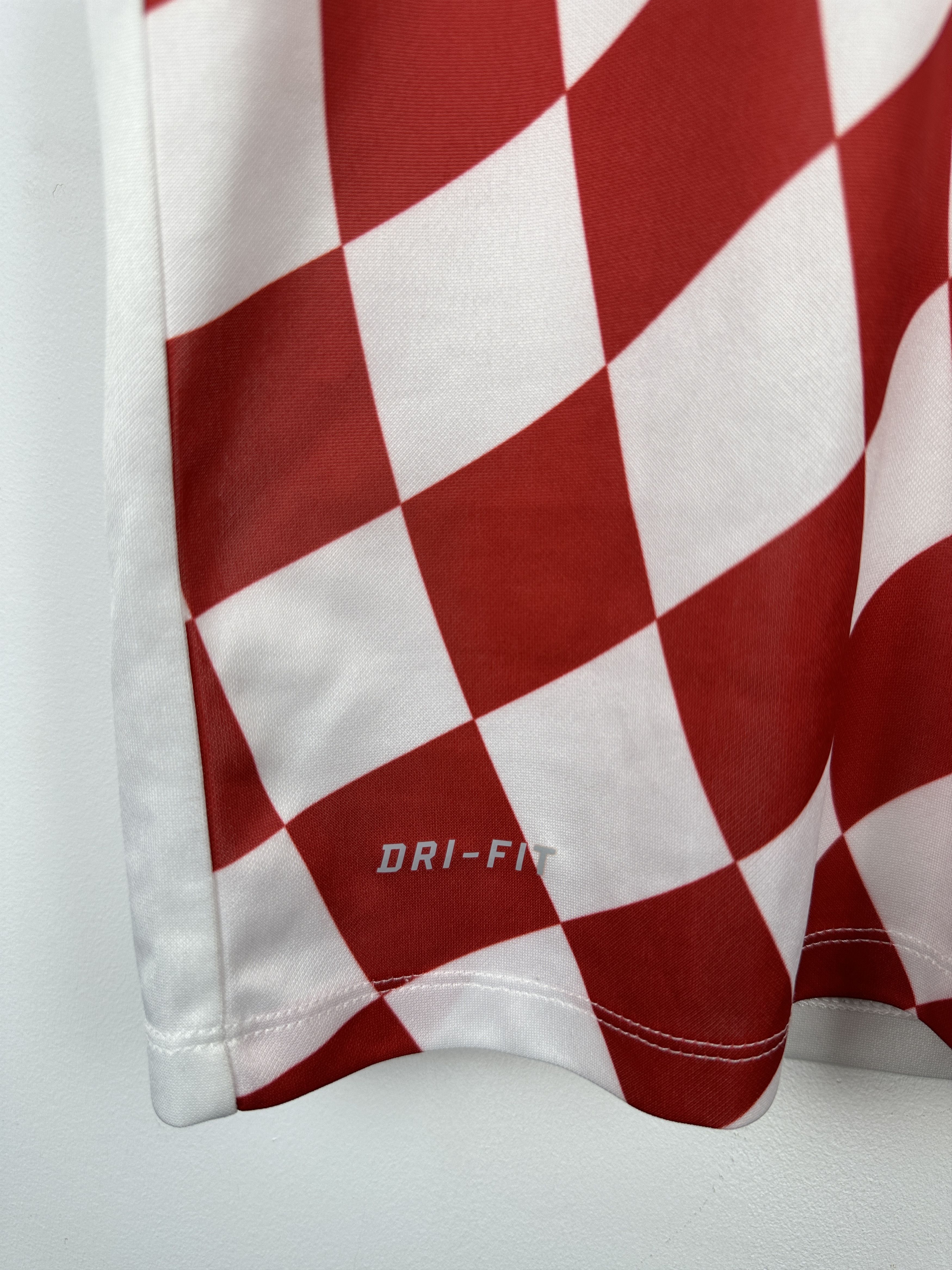 Nike Croatia National Team 2016 Home Soccer Jersey Football Shirt Size US S / EU 44-46 / 1 - 7 Thumbnail