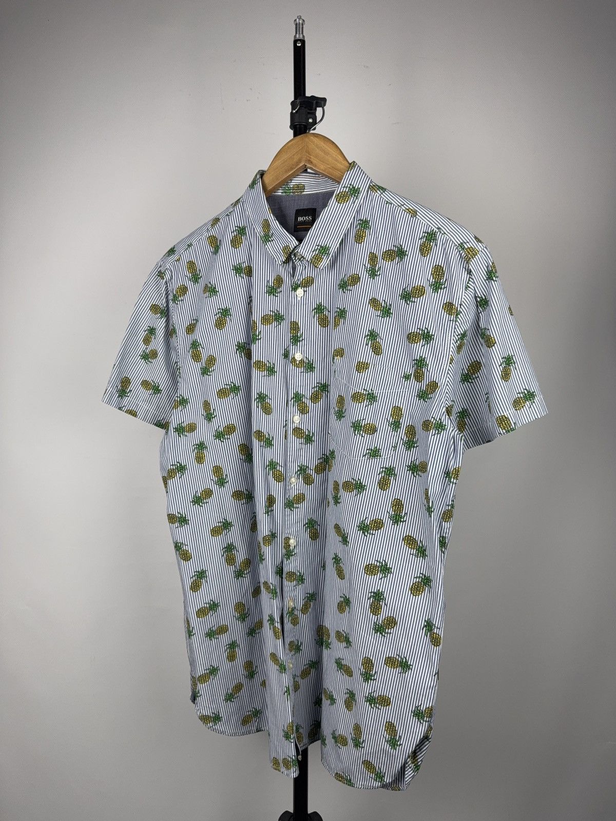 Hugo Boss Luxury 00s BOSS Hugo Boss Pineapple Stripe Shirt XL Slim Size US L / EU 52-54 / 3 - 1 Thumbnail