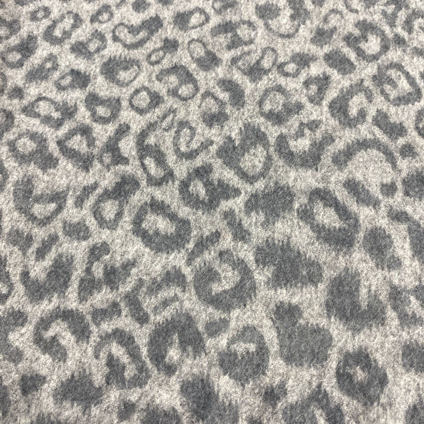 Vintage VINTAGE Cedrics SHAWL/Wrap Scarf 68X35 Gray Cashmere Rabbit Fur Paisley/Leopard Multifunctional Fringe Reversible LARGE Womens MenThen? Size ONE SIZE - 6 Thumbnail