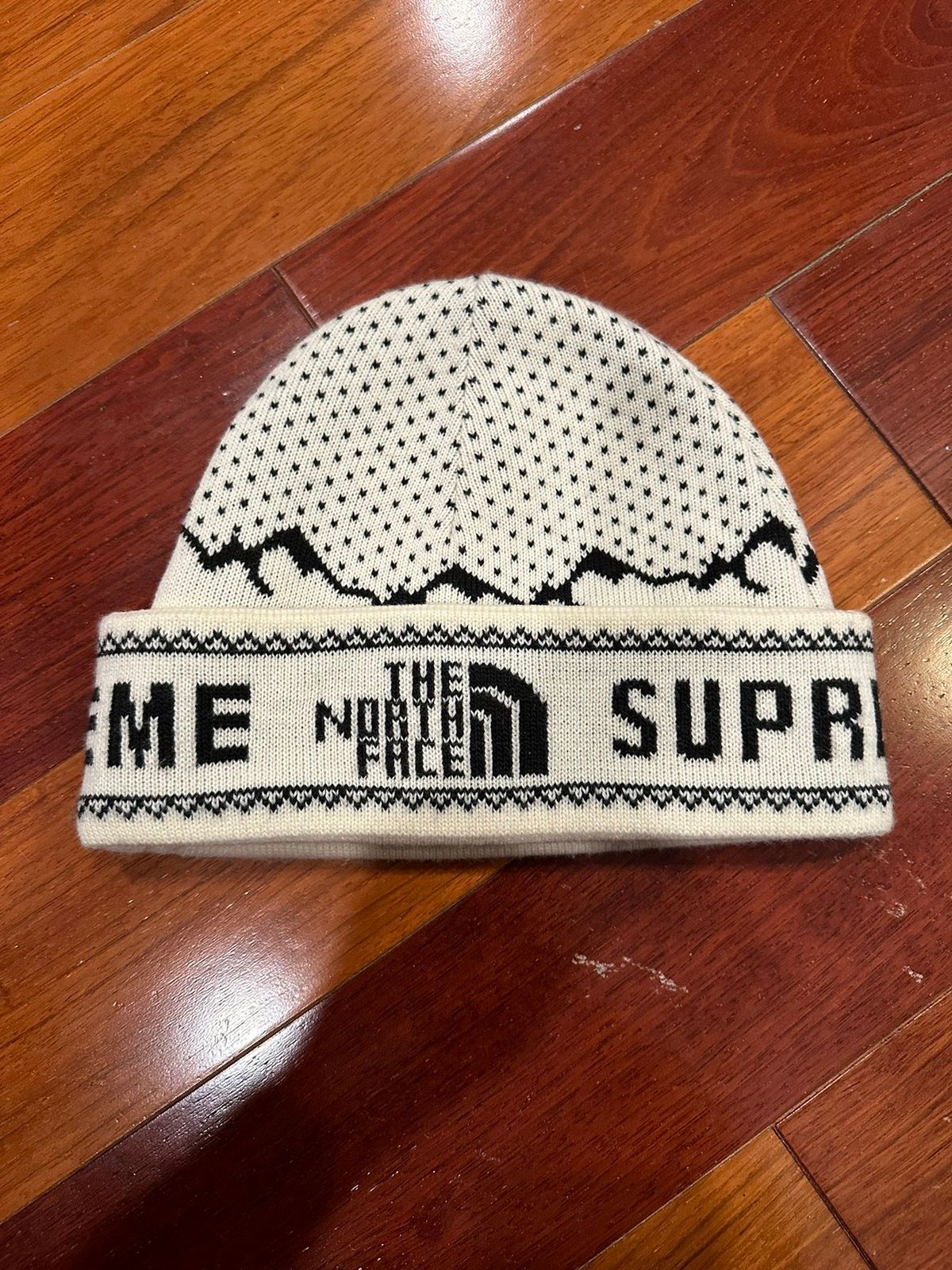 Pre-owned Supreme X The North Face Supreme North Face Beanie In White