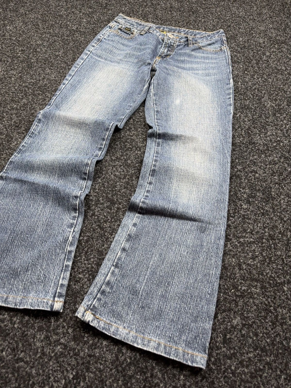 Lee Archive 90s Retro Lee Japan Y2K Flare Denim Jeans Low Rise Size 28" / US 6 / IT 42 - 2 Thumbnail