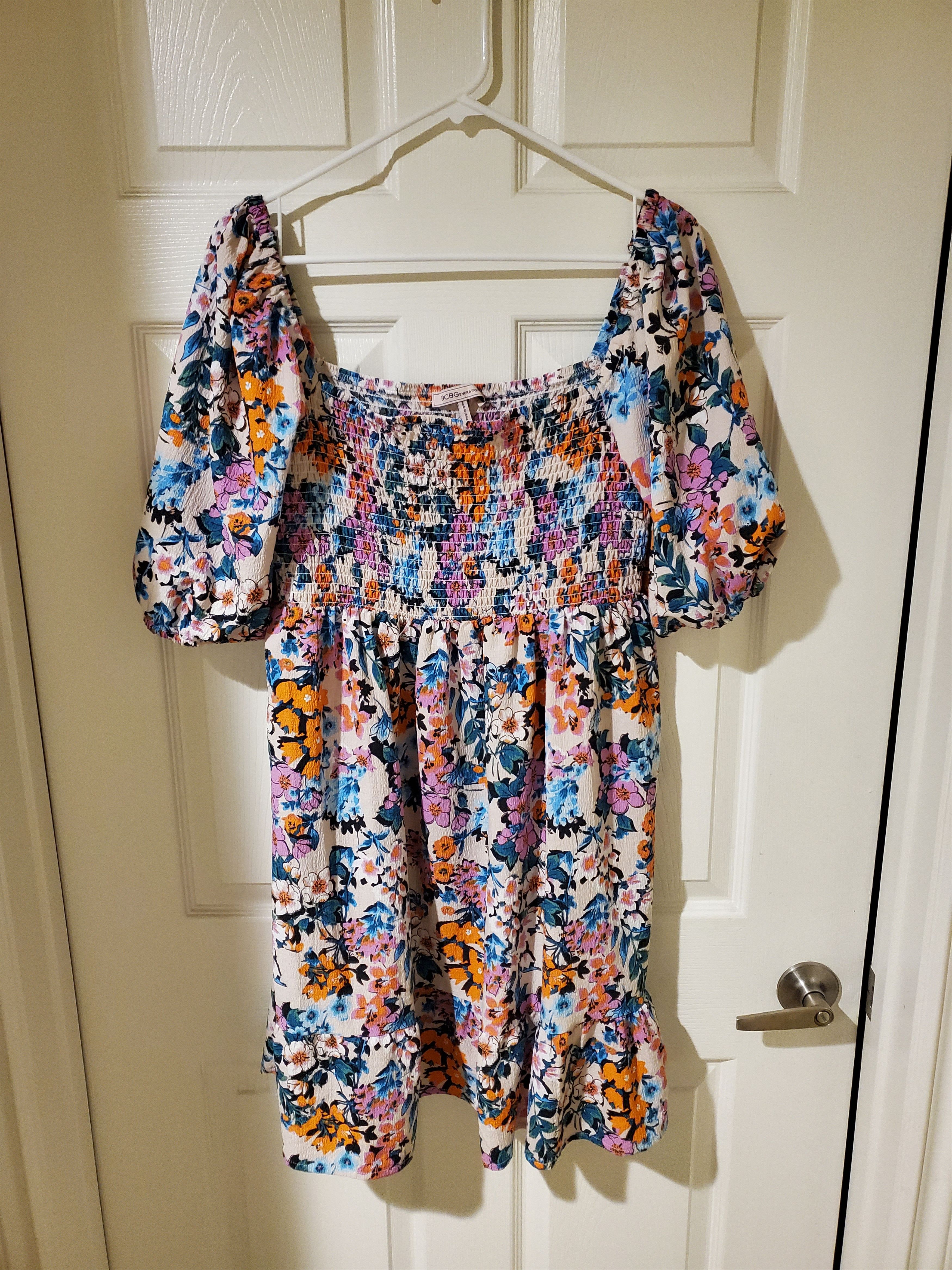 BCBGeneration *NWOT* Multi-Colored Garden Print + Puff Sleeves (size L) Size L / US 10 / IT 46 - 1 Thumbnail