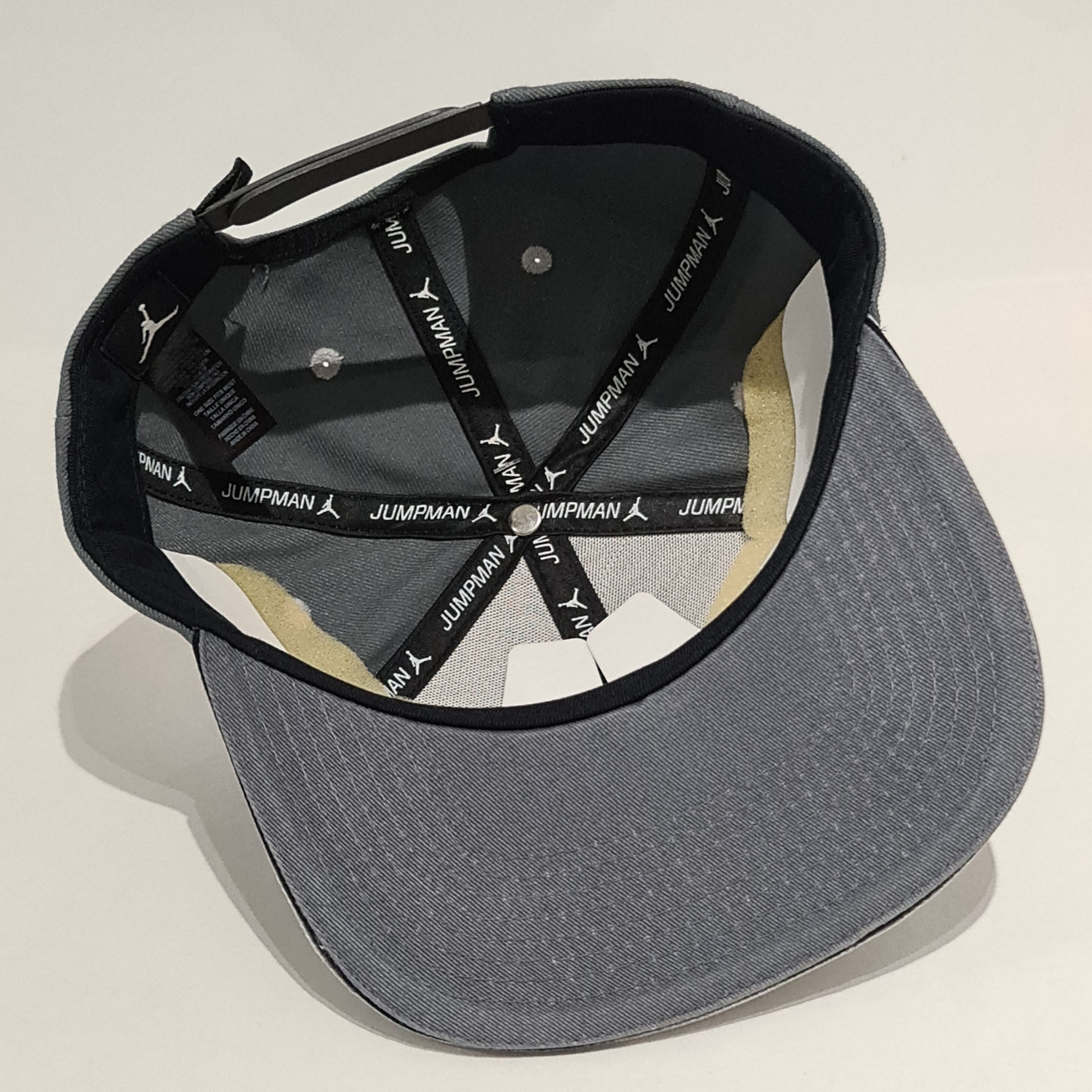 Jordan Brand Jordan Cap Snapback 'Air Jordan XIII' Grey Size ONE SIZE - 7 Thumbnail
