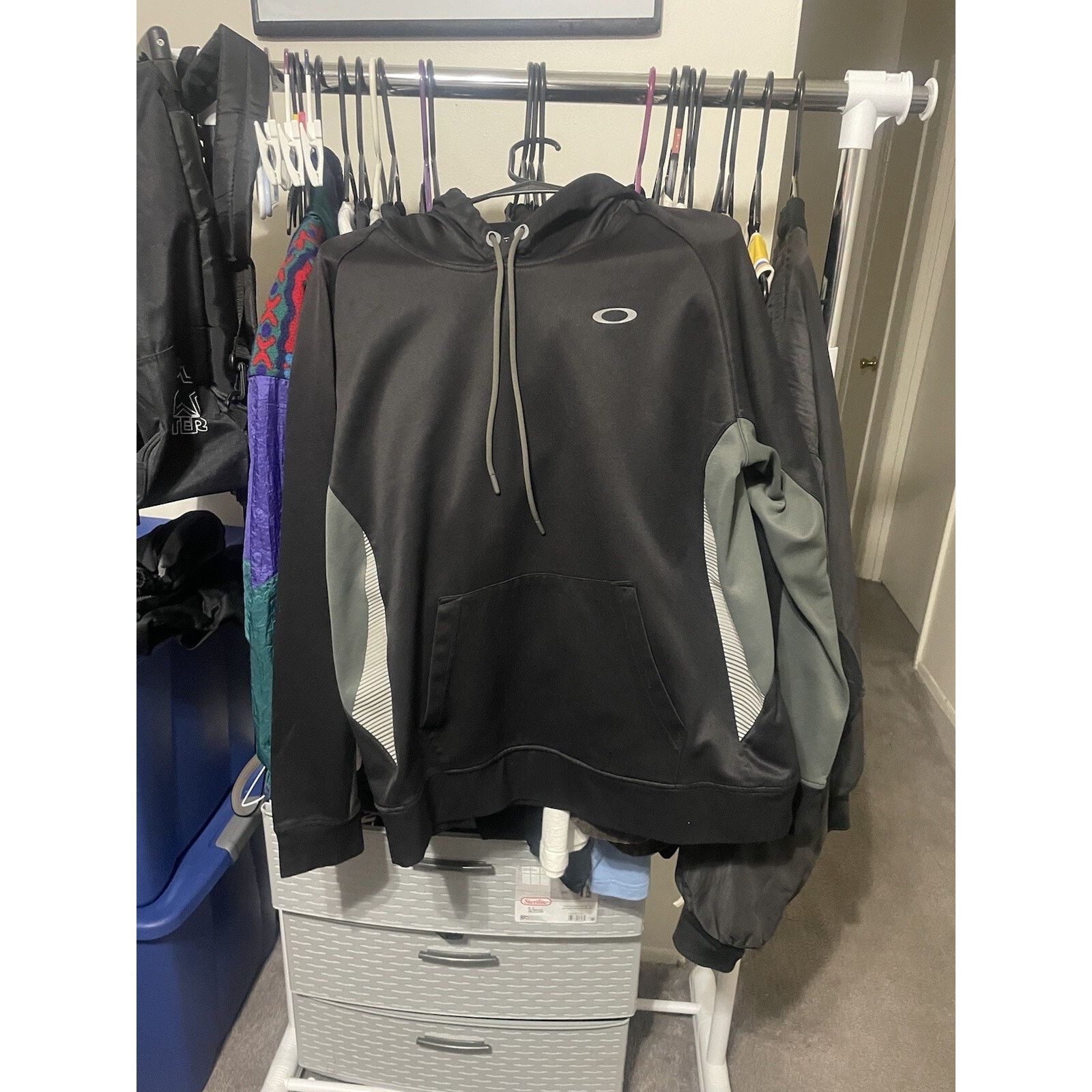Oakley Size XL- Oakley Pullover Hoodie Black Limited Reflective Size US XL / EU 56 / 4 - 1 Thumbnail
