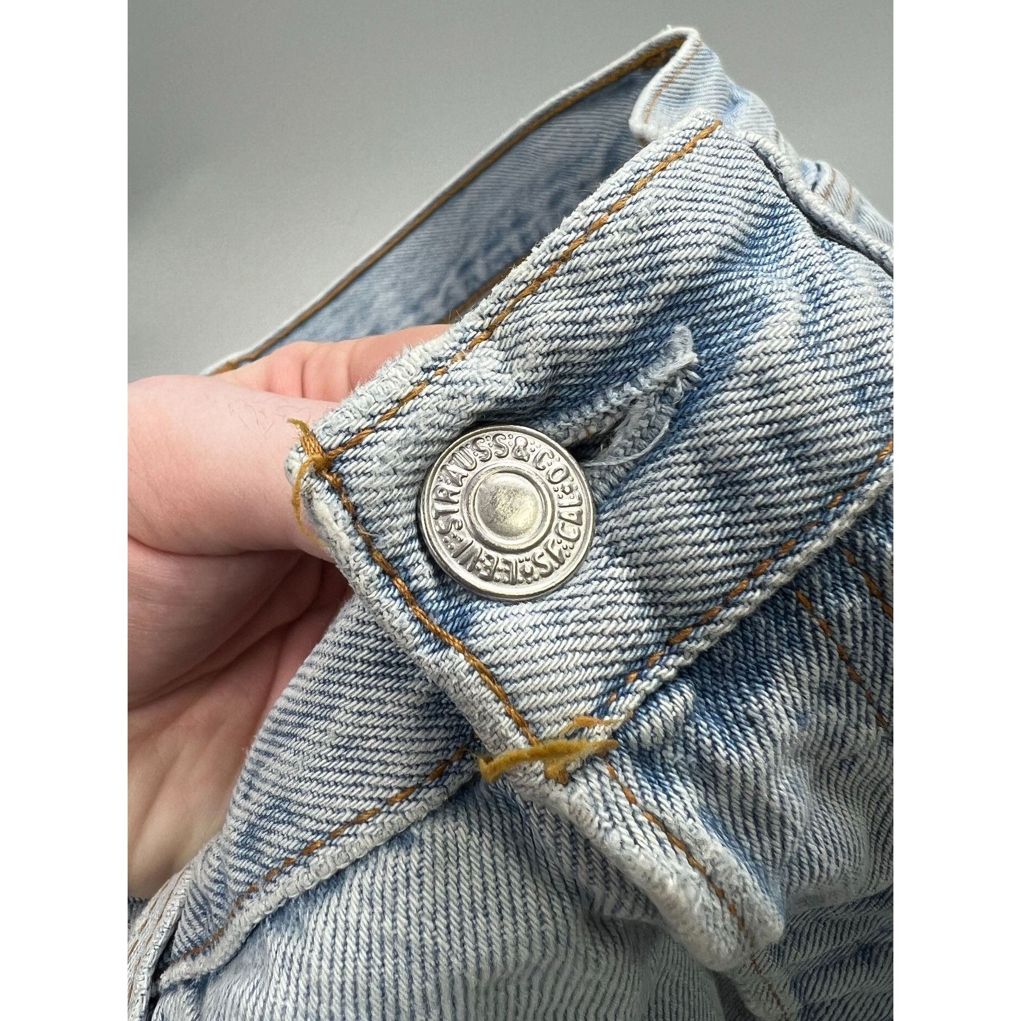 Levi's Levi’s 501 Made in USA Light Wash Denim Jeans Pants (Y0898) Size US 34 / EU 50 - 6 Thumbnail