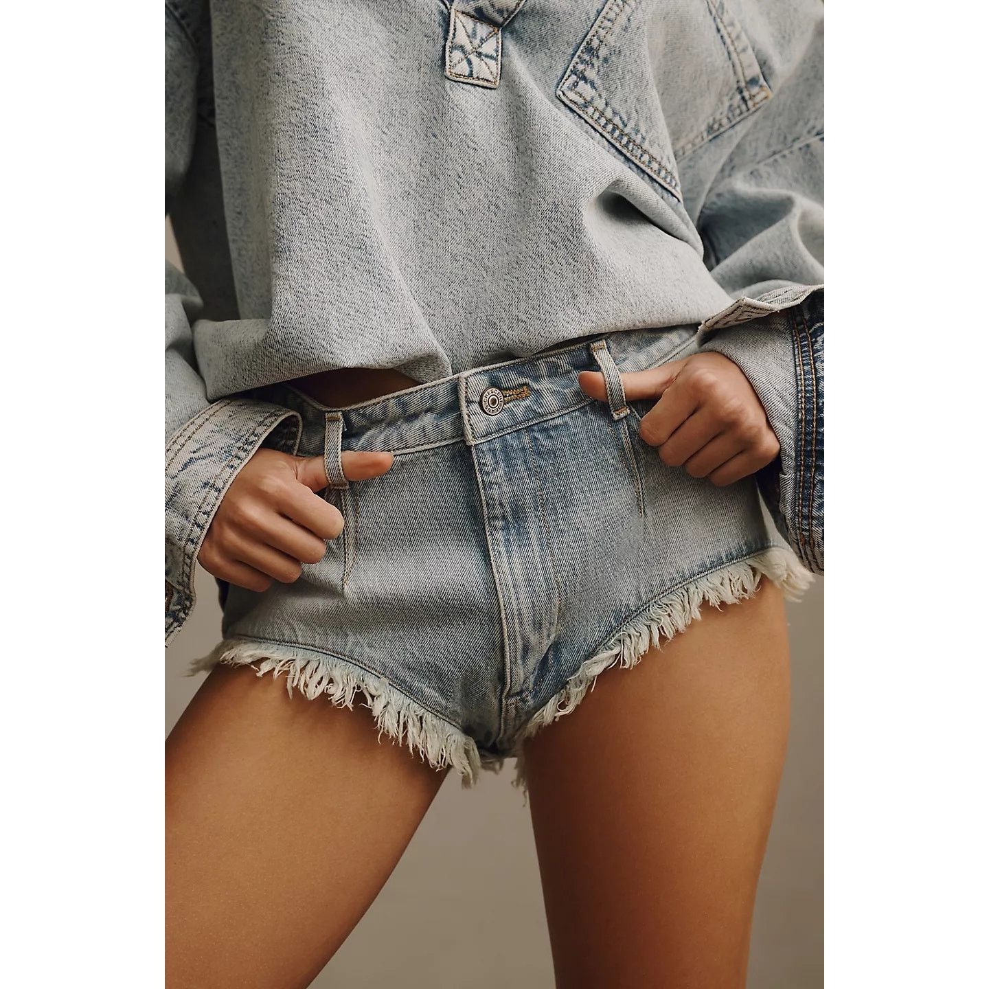 Anthropologie NWT Anthropologie Pilcro Pitched Micro Denim Shorts $78 28 Size 28" / US 6 / IT 42 - 6 Thumbnail