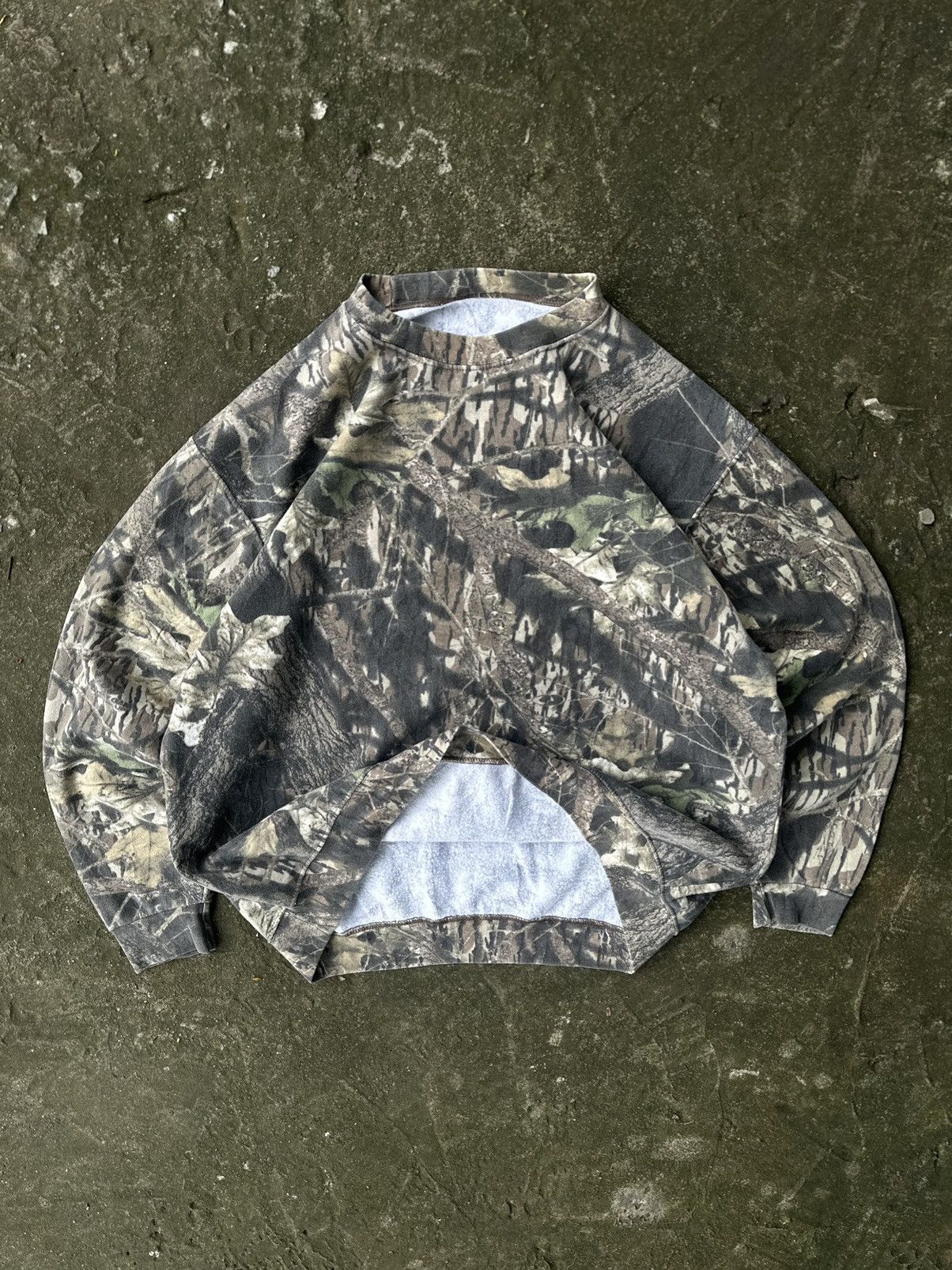 Carhartt × Vintage Vintage Realtree Camo Sweatshirt Carhartt Style Baggy Size US XXL / EU 58 / 5 - 2 Thumbnail