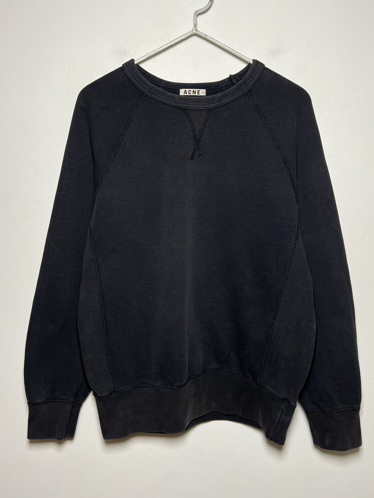 acne y2k washed black crewneck sweatshirt s-m