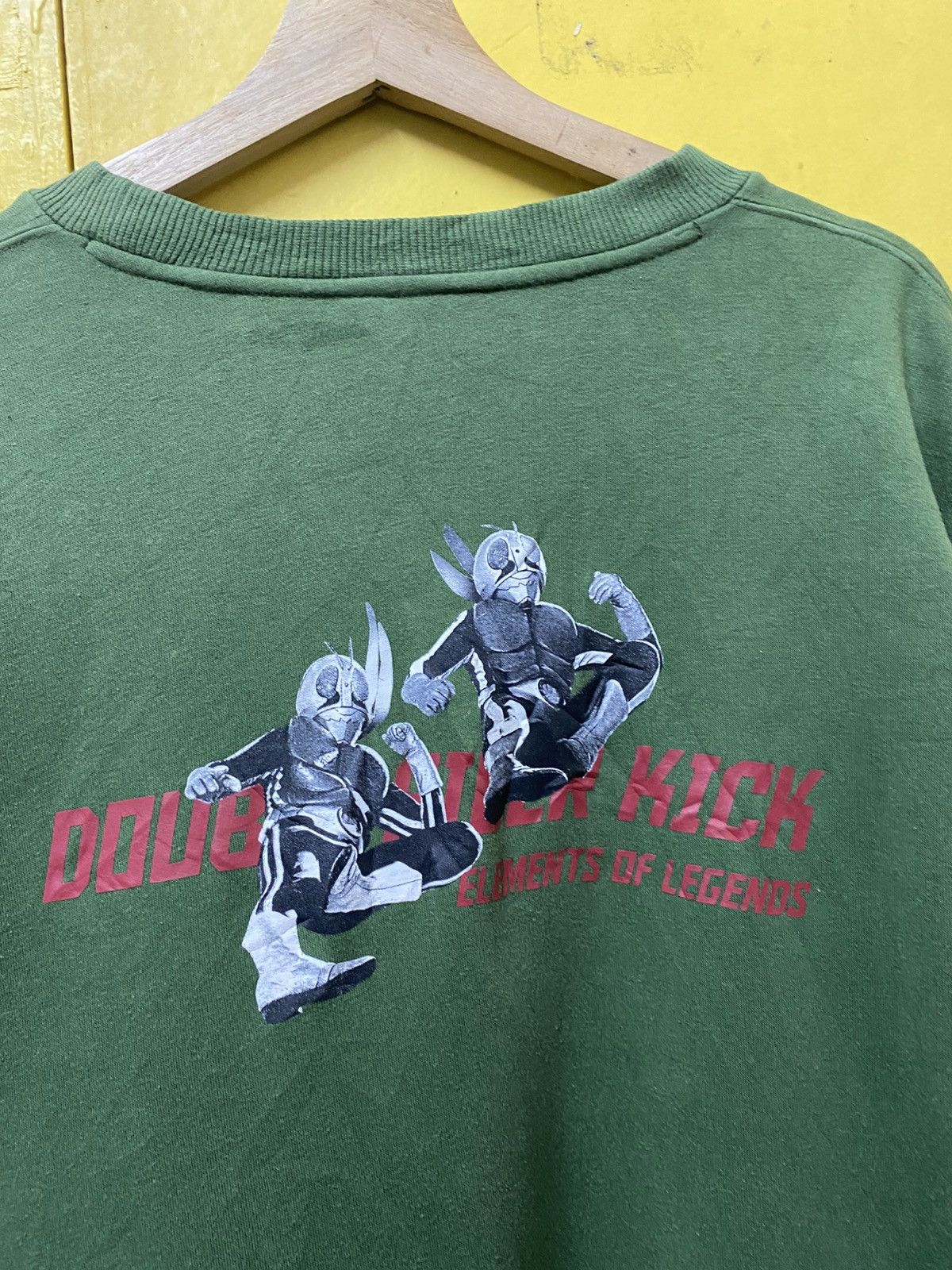 GU Kamen Rider 50Th Anniversary Sweatshirt Size US L / EU 52-54 / 3 - 4 Thumbnail
