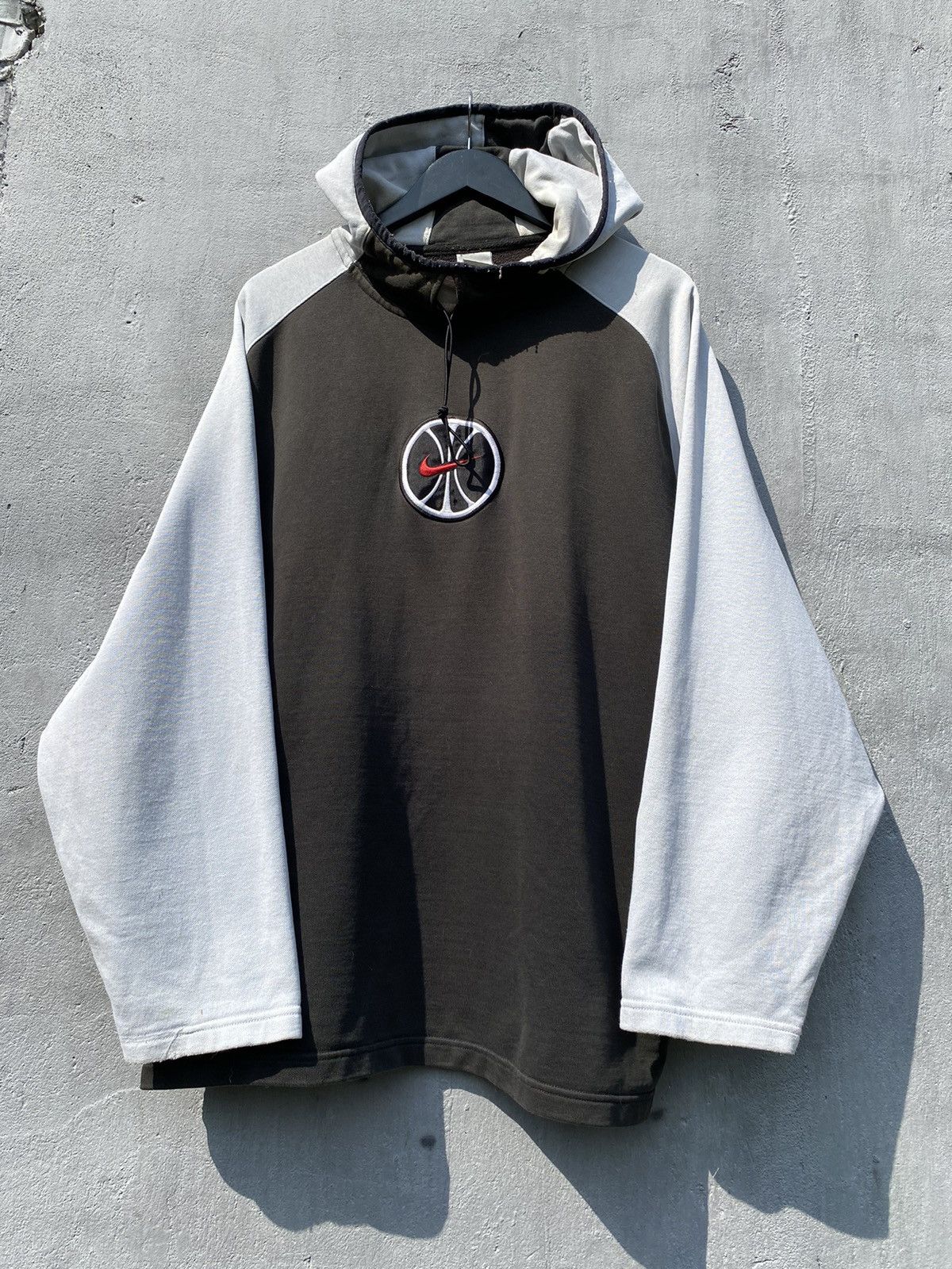 Nike Vintage 90s NIKE Basketball Center Swoosh VERY RARE HOODIE Size US XL / EU 56 / 4 - 2 Thumbnail