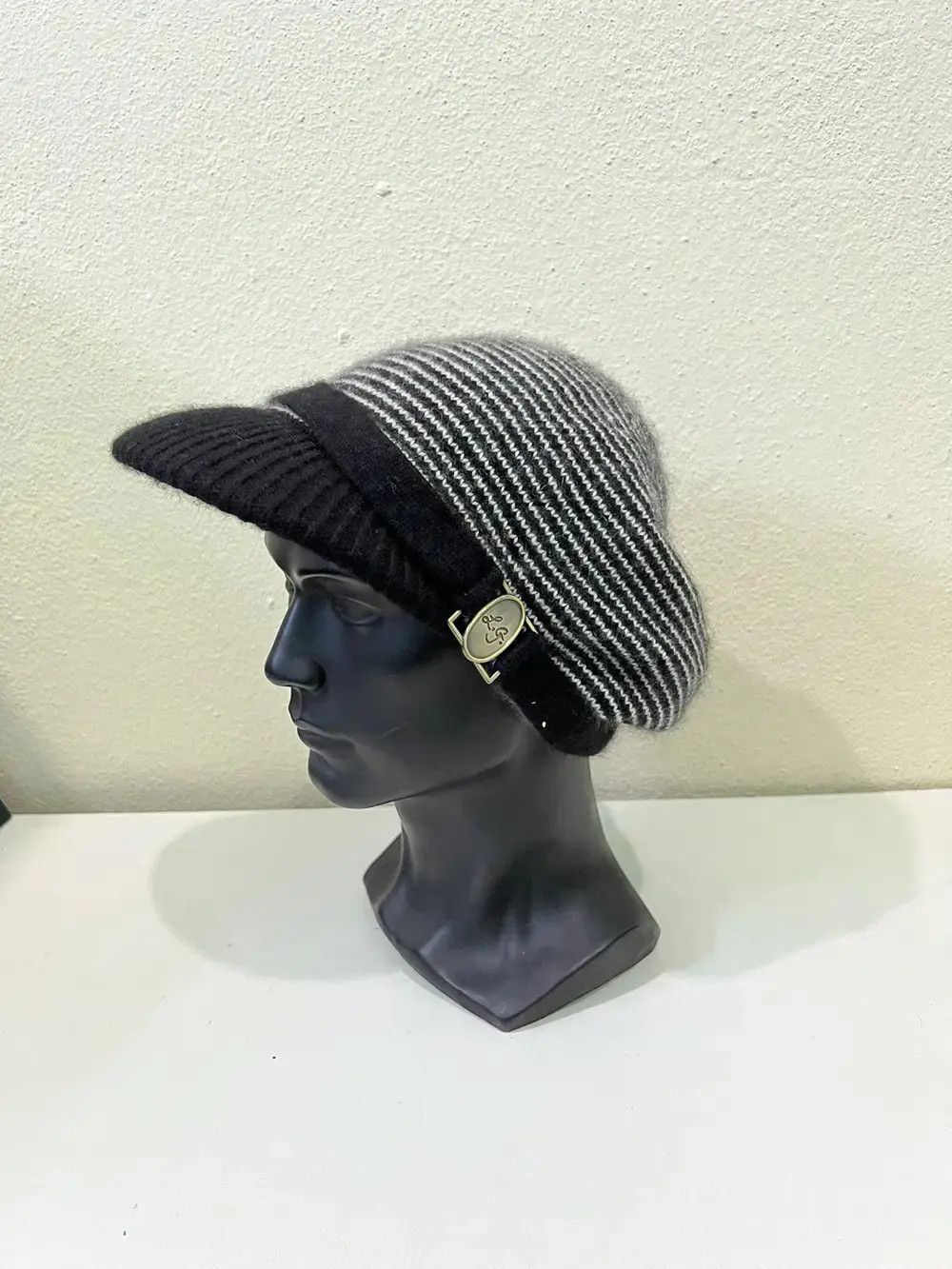 Japanese Brand Japanese Brand Lulu Guinness Striped Design Beanie Cap Size ONE SIZE - 3 Thumbnail